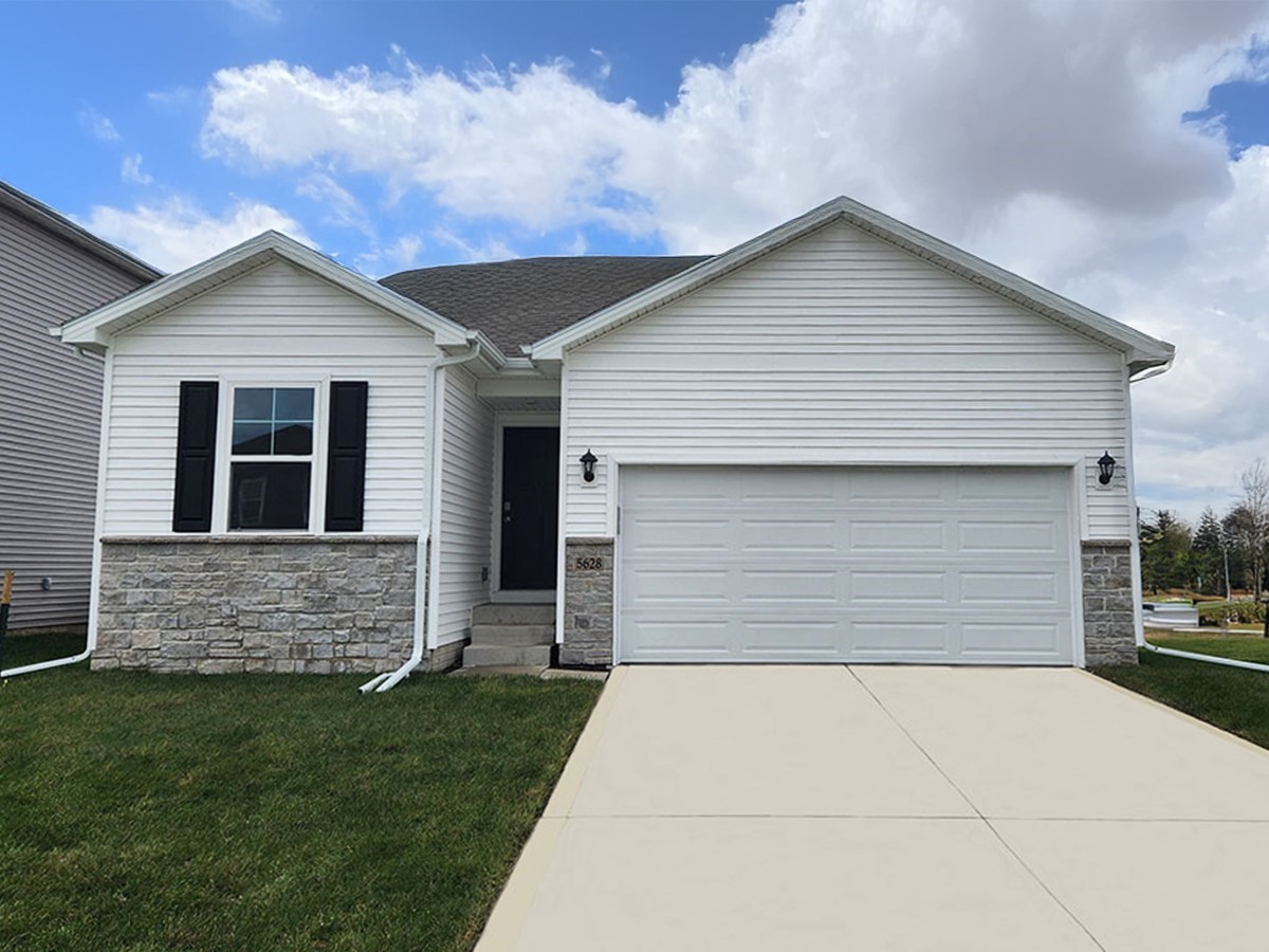 5727 153rd Street Property Photo 1