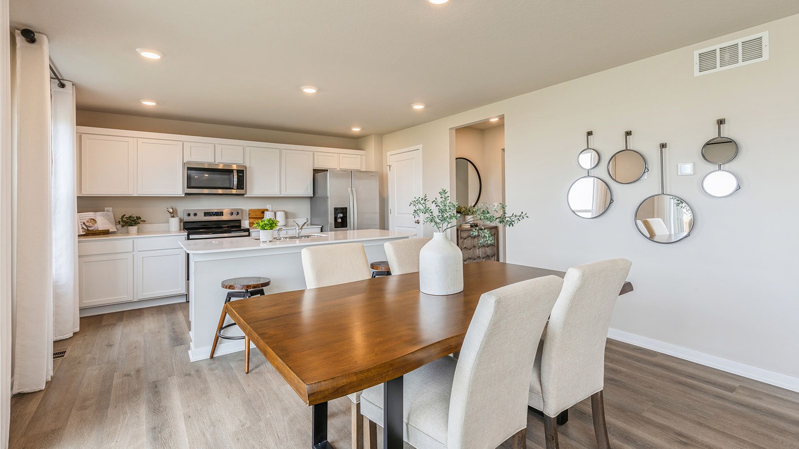 5520 143rd Street Property Photo 7