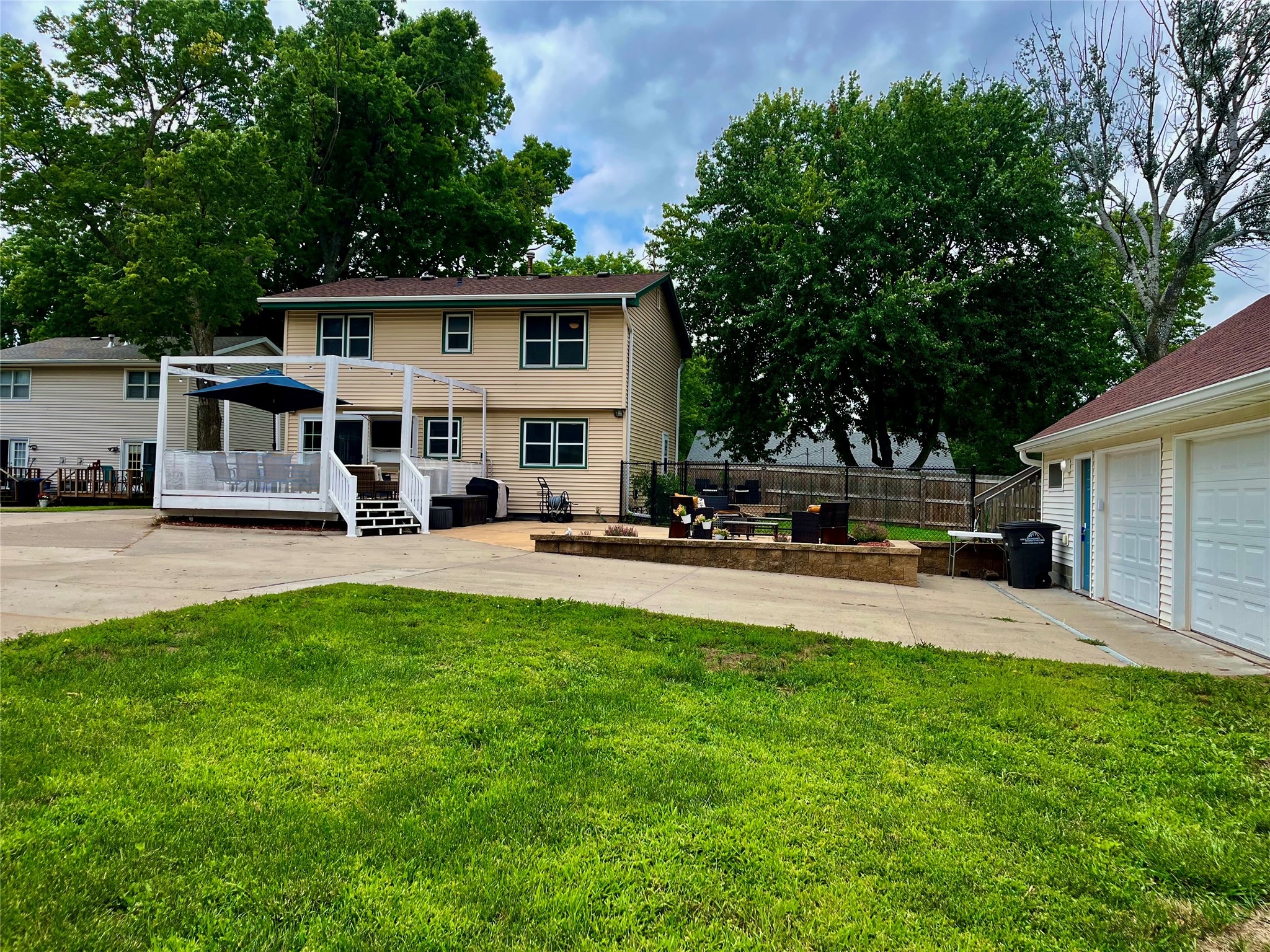2625 Westover Boulevard Property Photo 3
