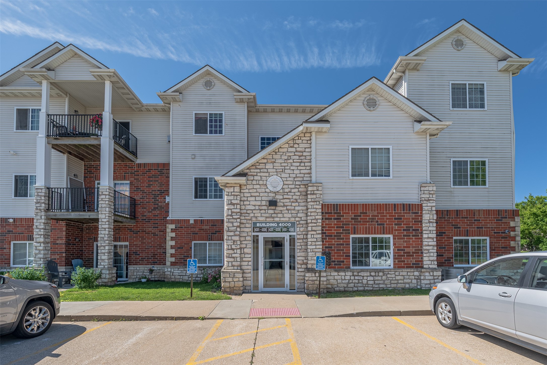 6255 Beechtree Drive 4205 Property Photo 1