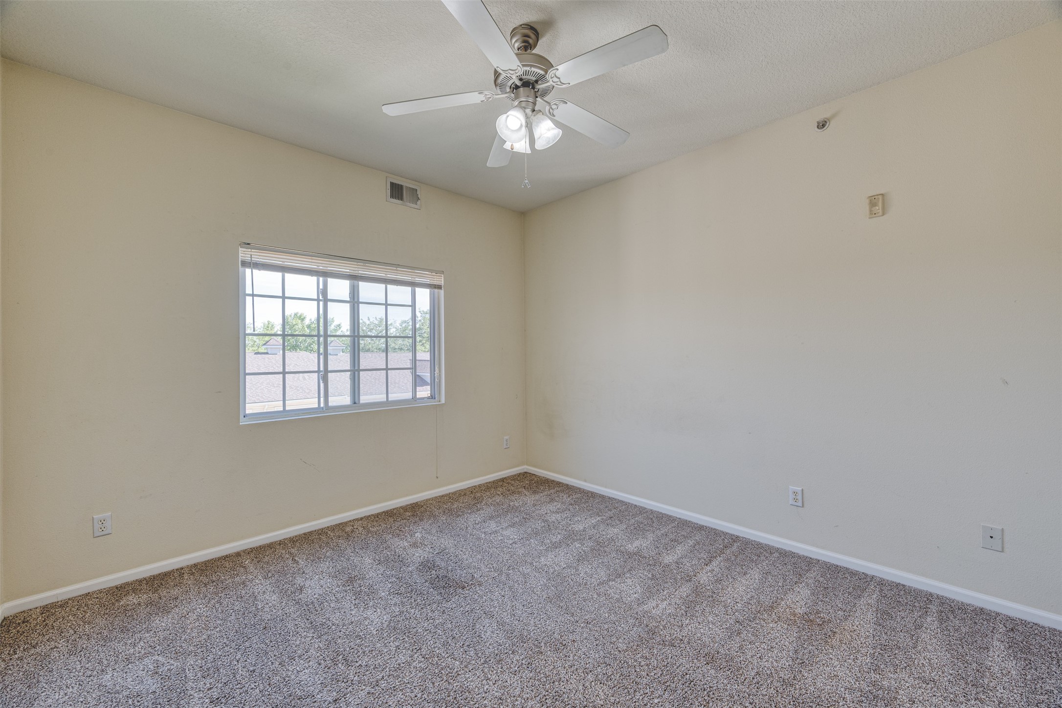 6255 Beechtree Drive 4205 Property Photo 16