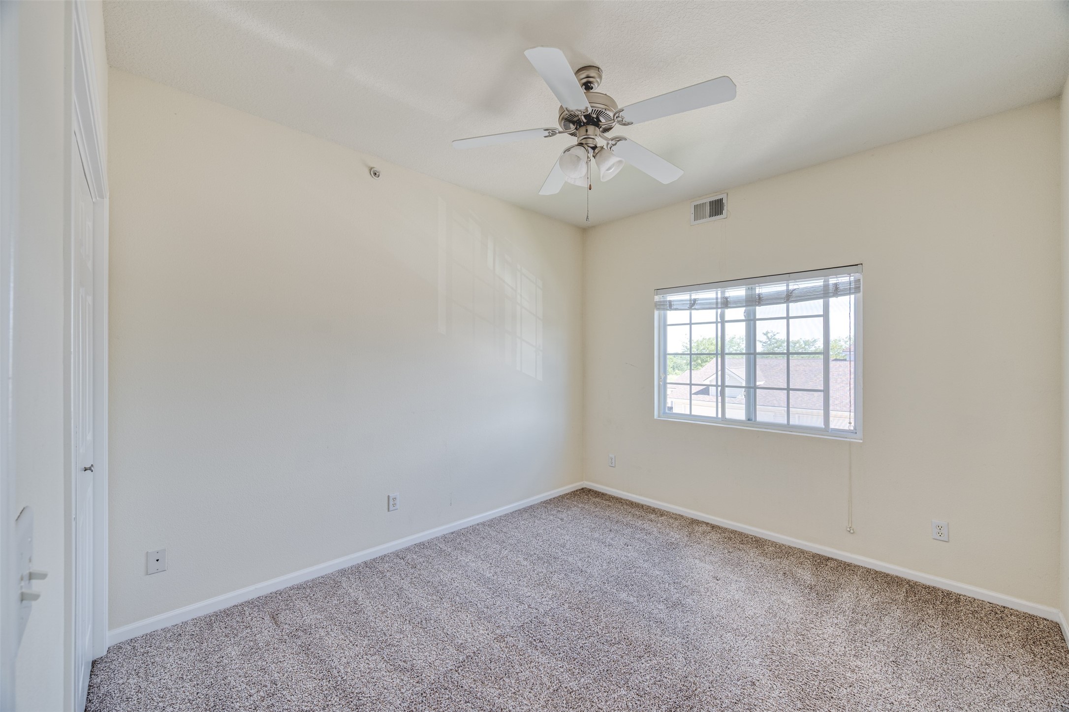 6255 Beechtree Drive 4205 Property Photo 17