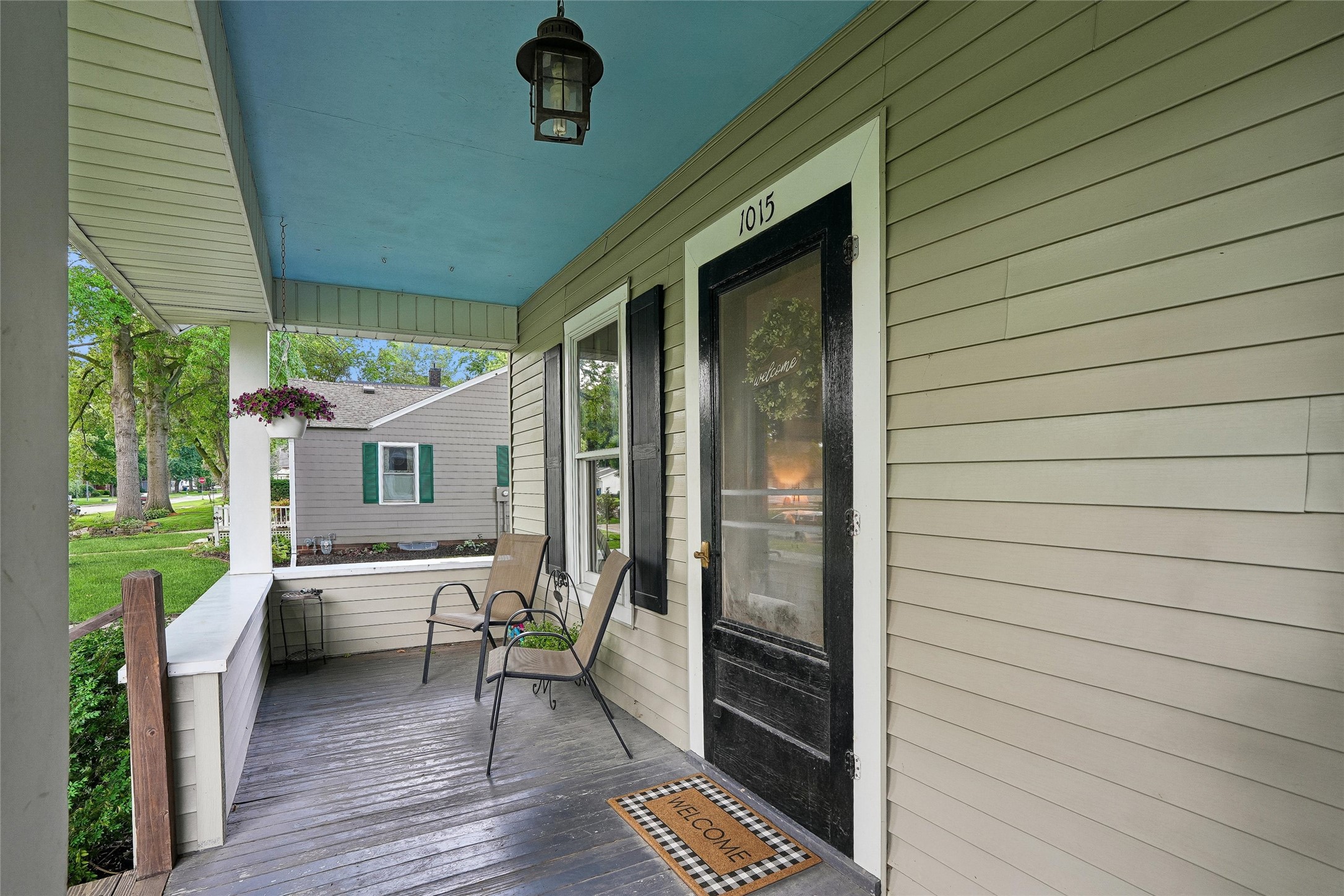1015 W 2nd Street Property Photo 3