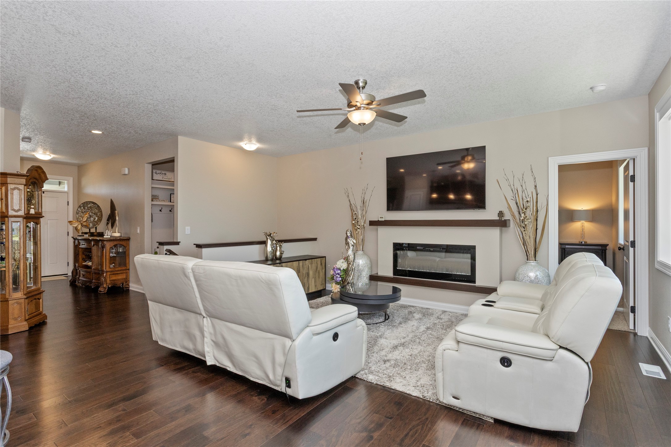 10041 Powell Avenue Property Photo 7
