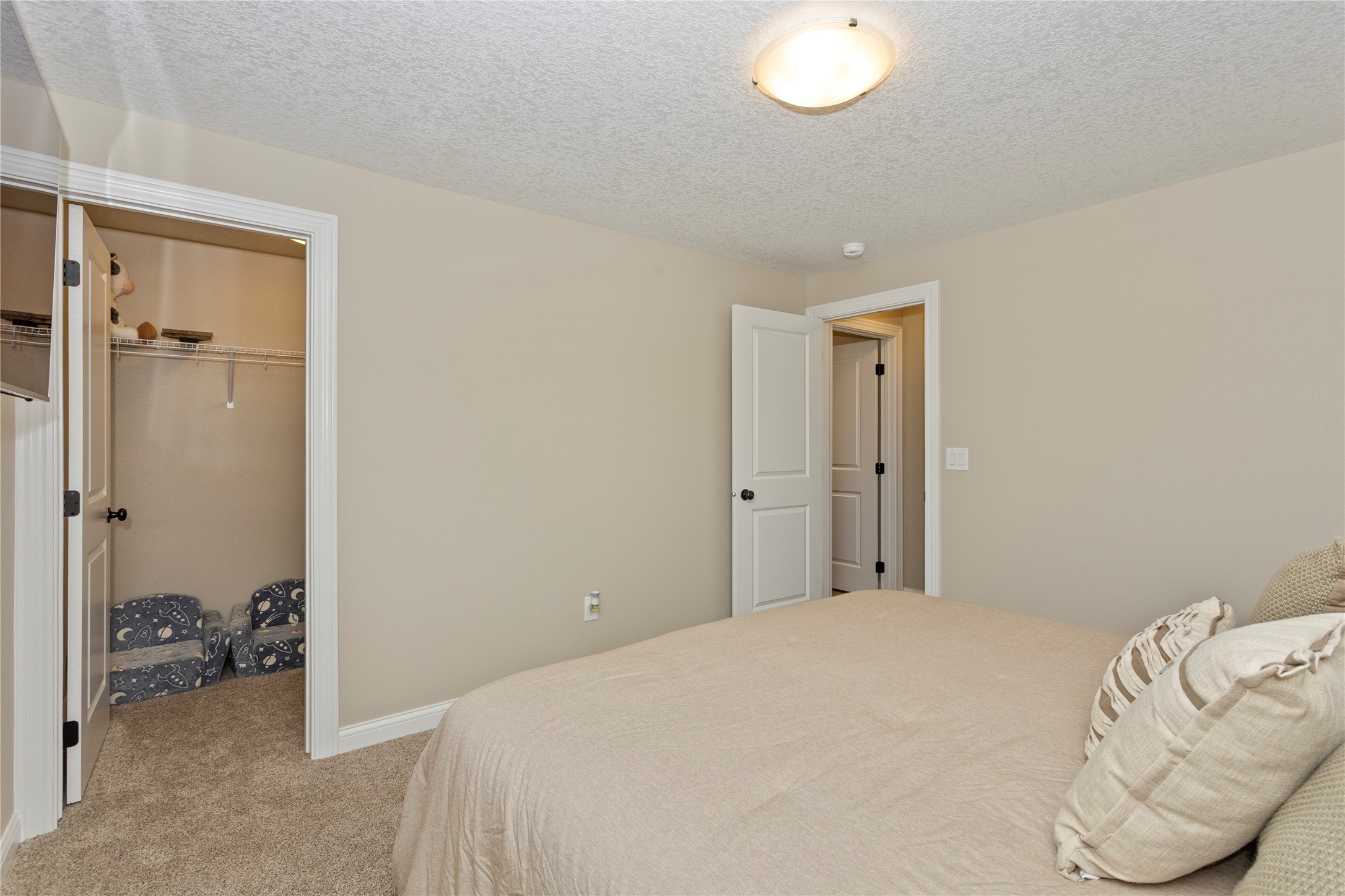 10041 Powell Avenue Property Photo 17