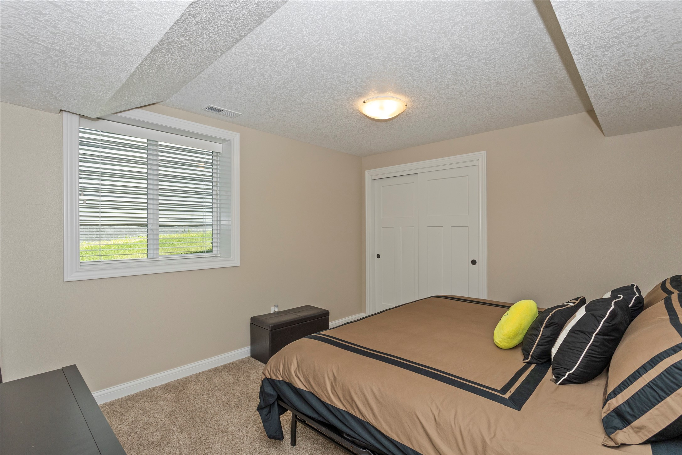 10041 Powell Avenue Property Photo 20
