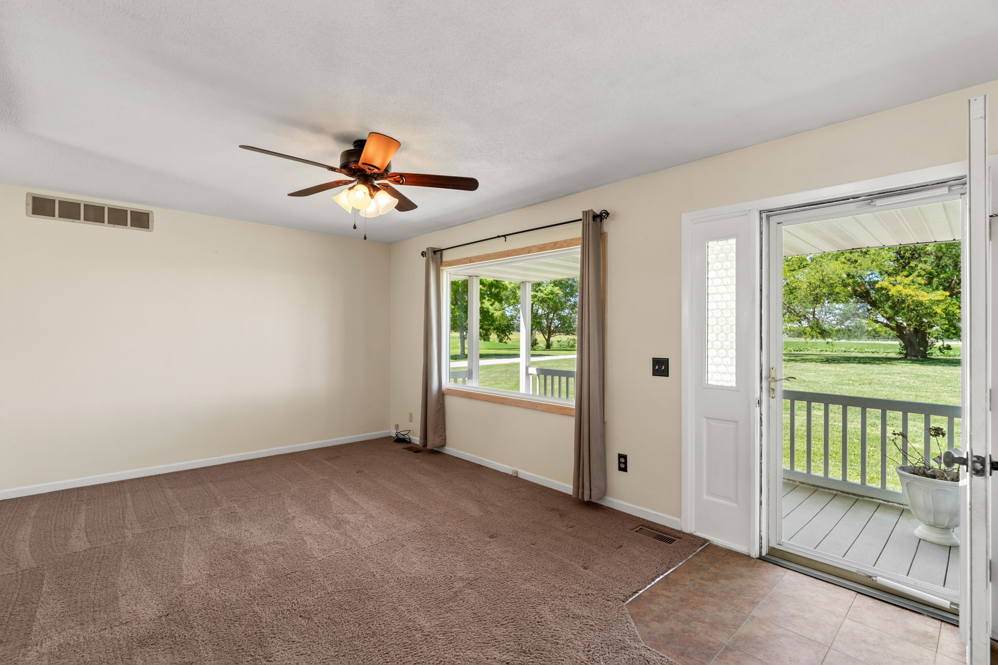 1332 County Line Road Property Photo 12