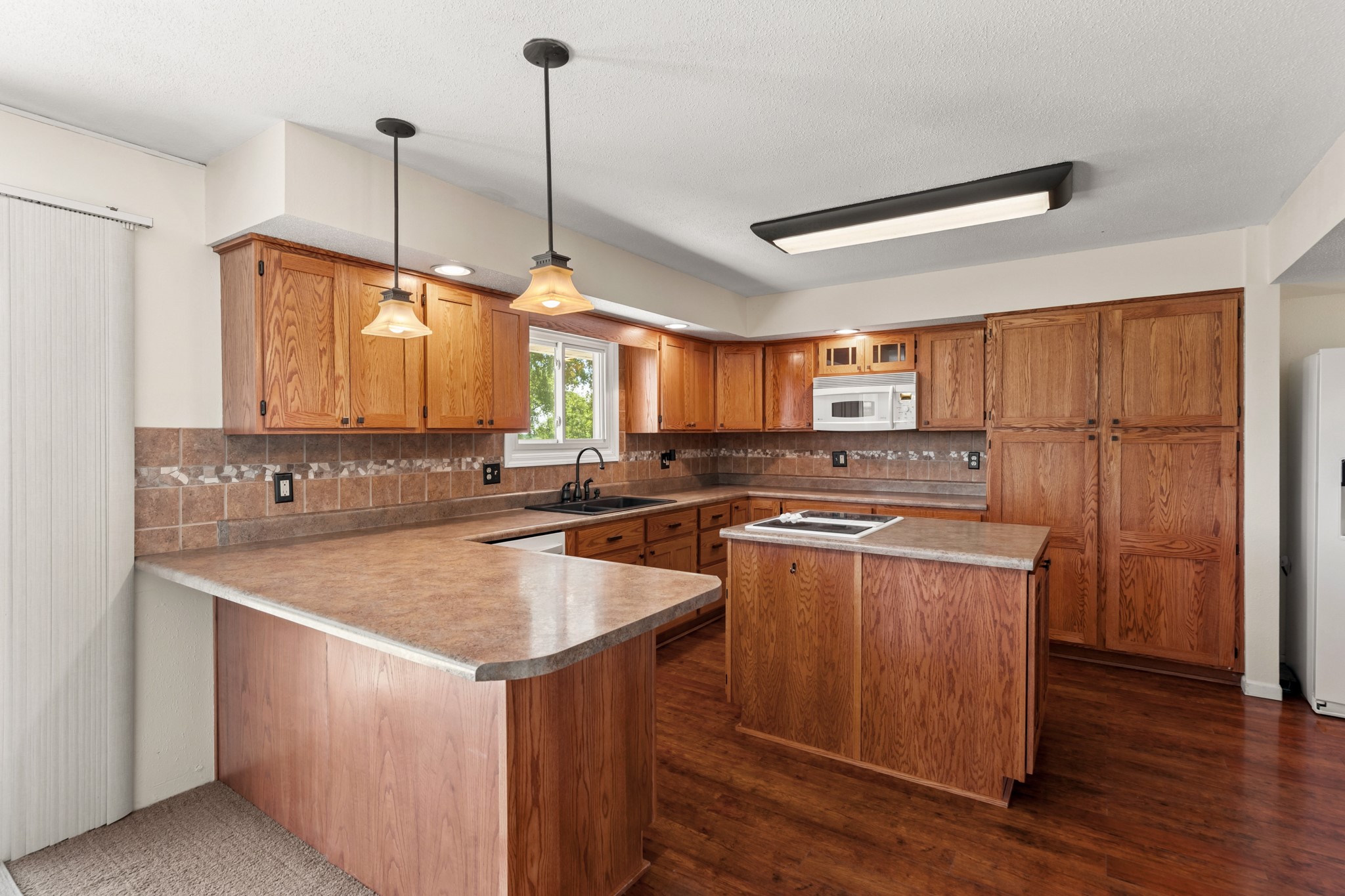 1332 County Line Road Property Photo 14