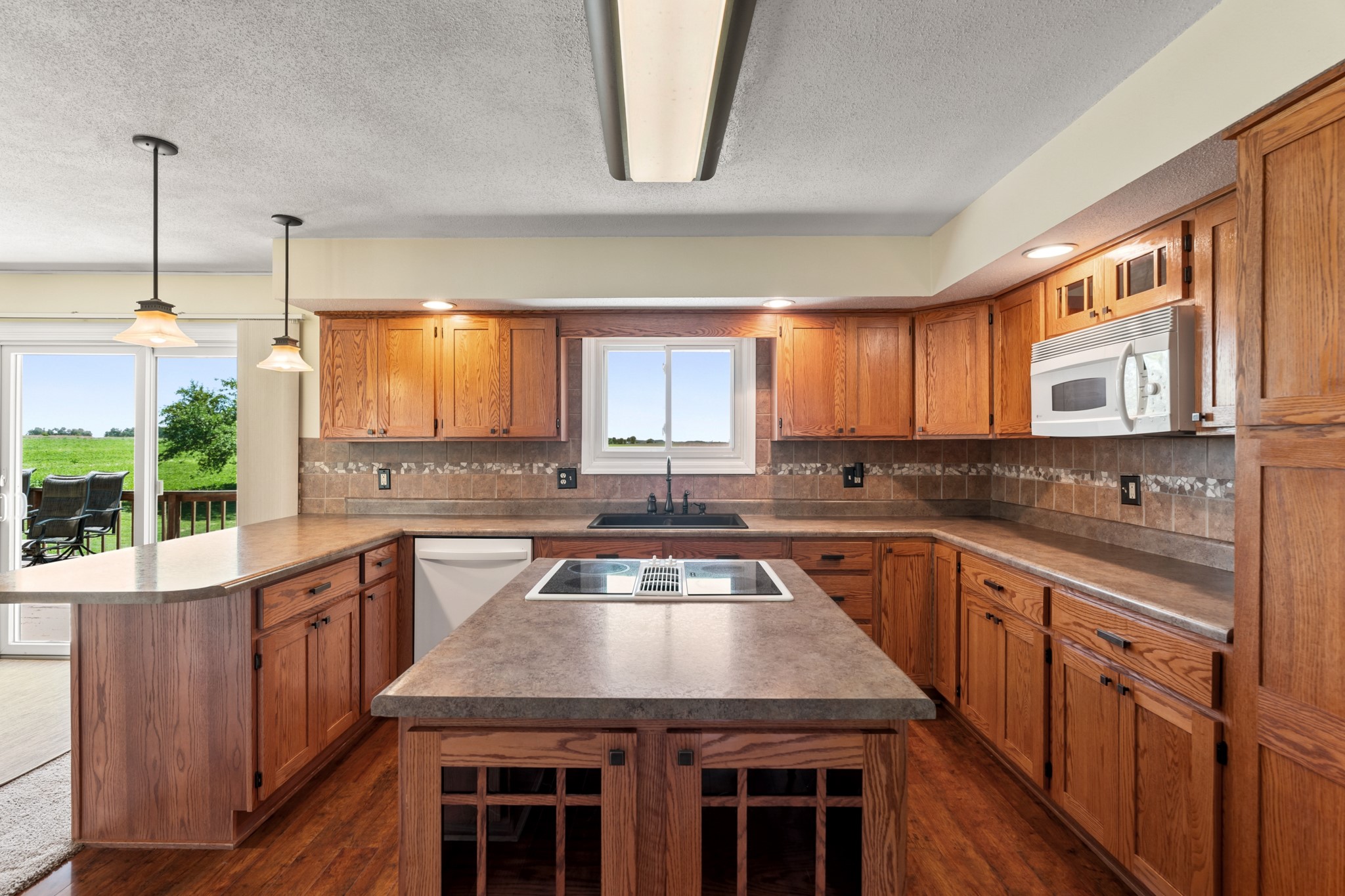 1332 County Line Road Property Photo 16