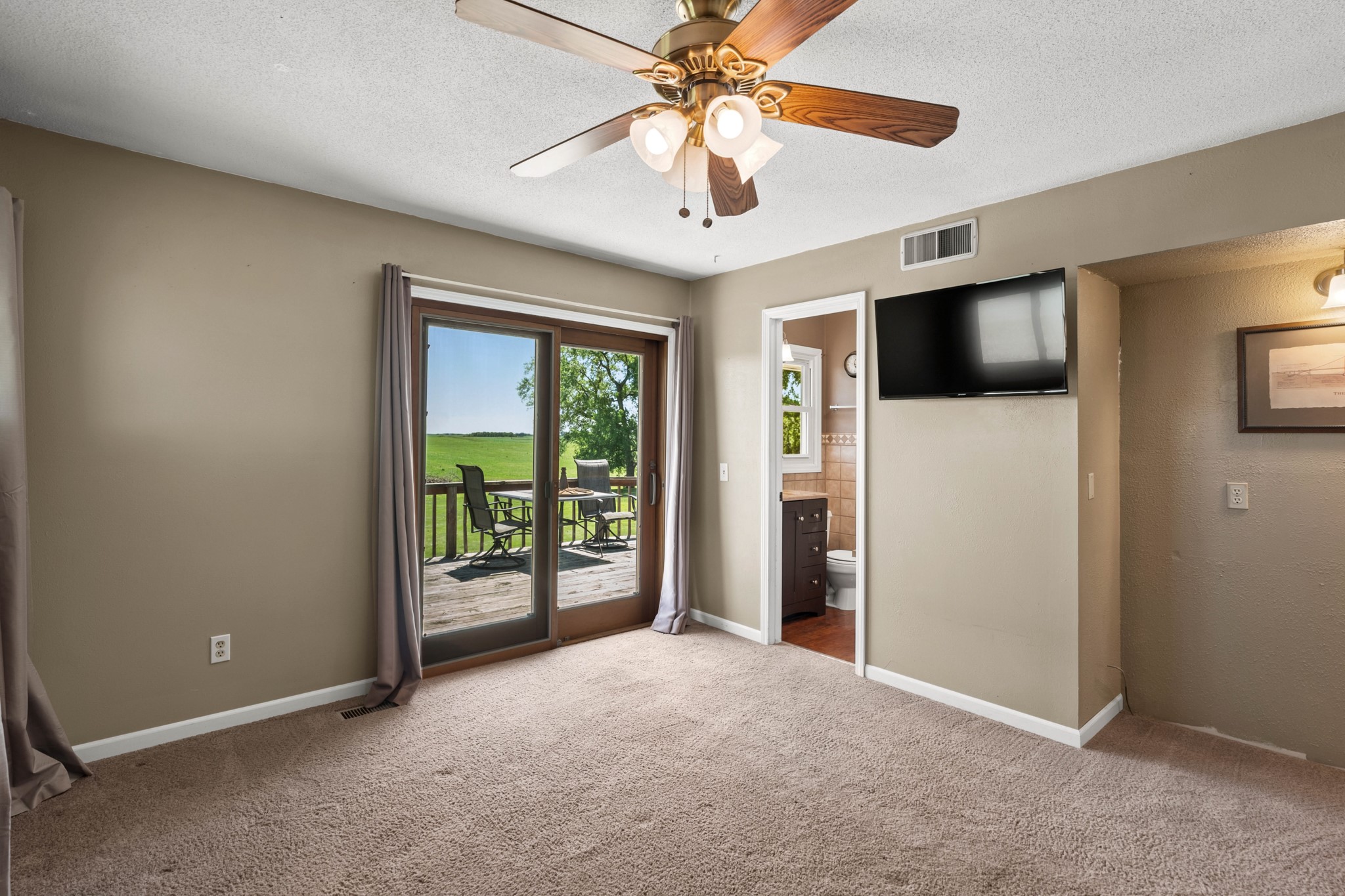 1332 County Line Road Property Photo 18