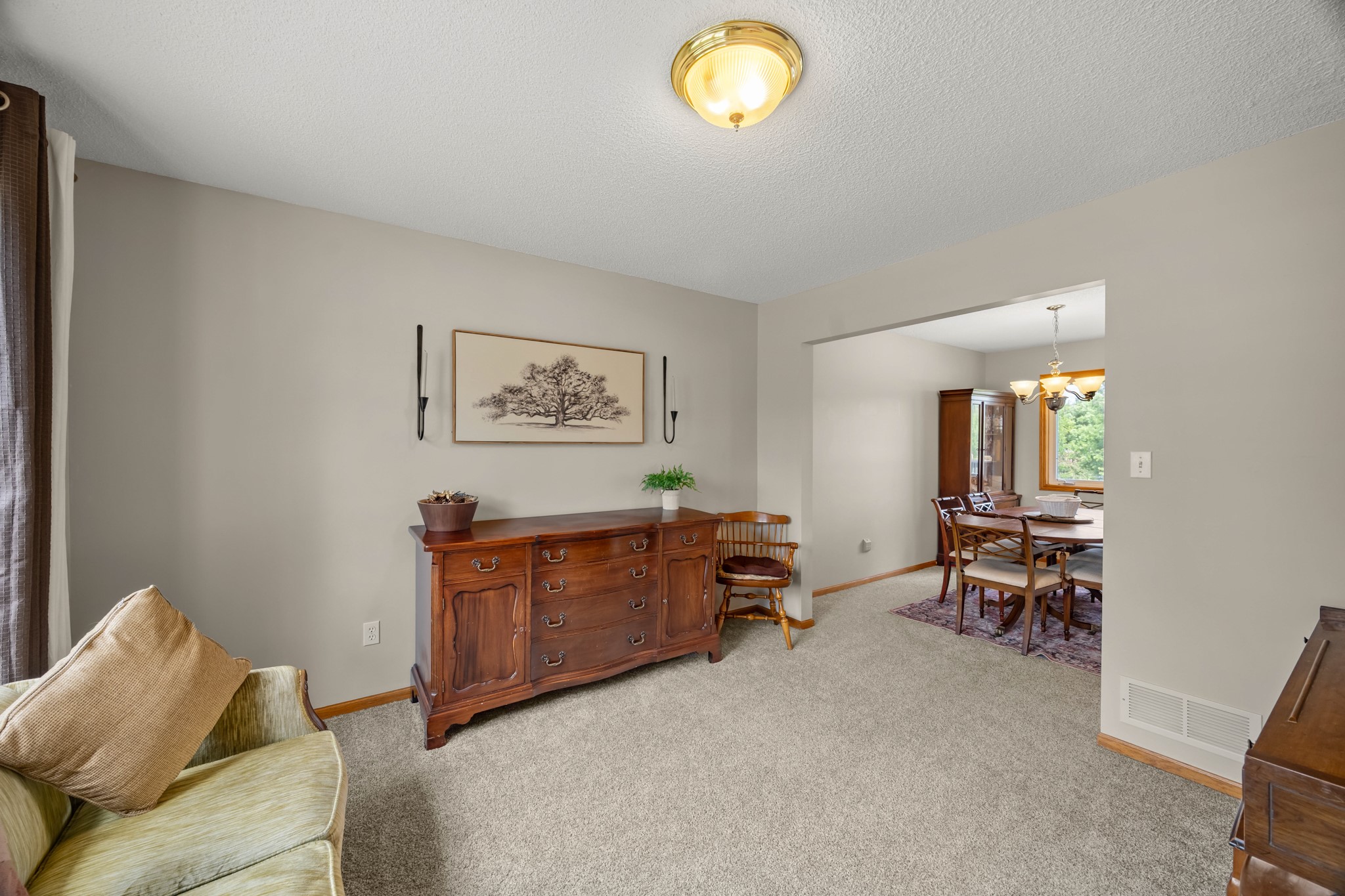 9217 Ridgeview Drive Property Photo 5