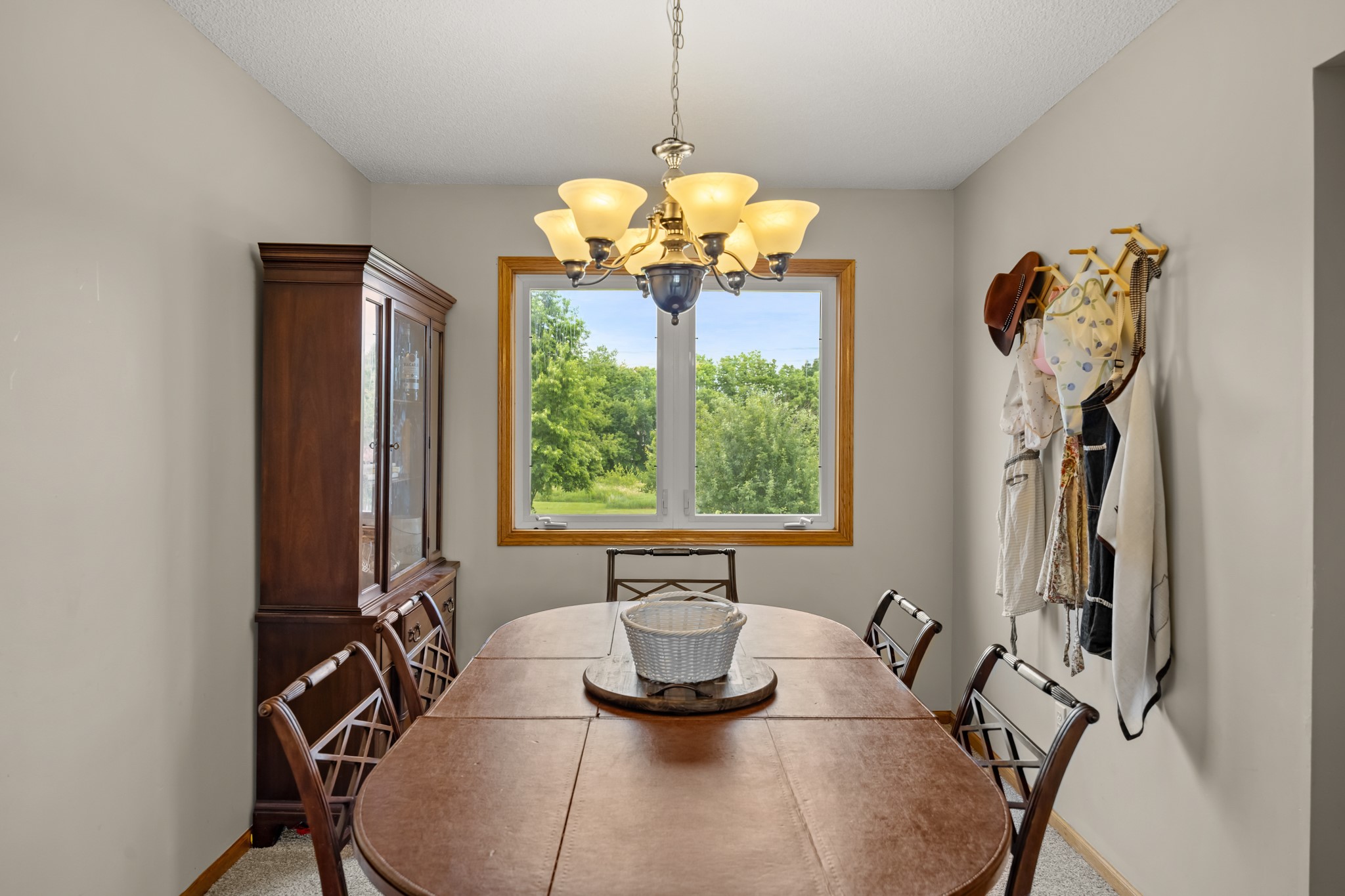9217 Ridgeview Drive Property Photo 8