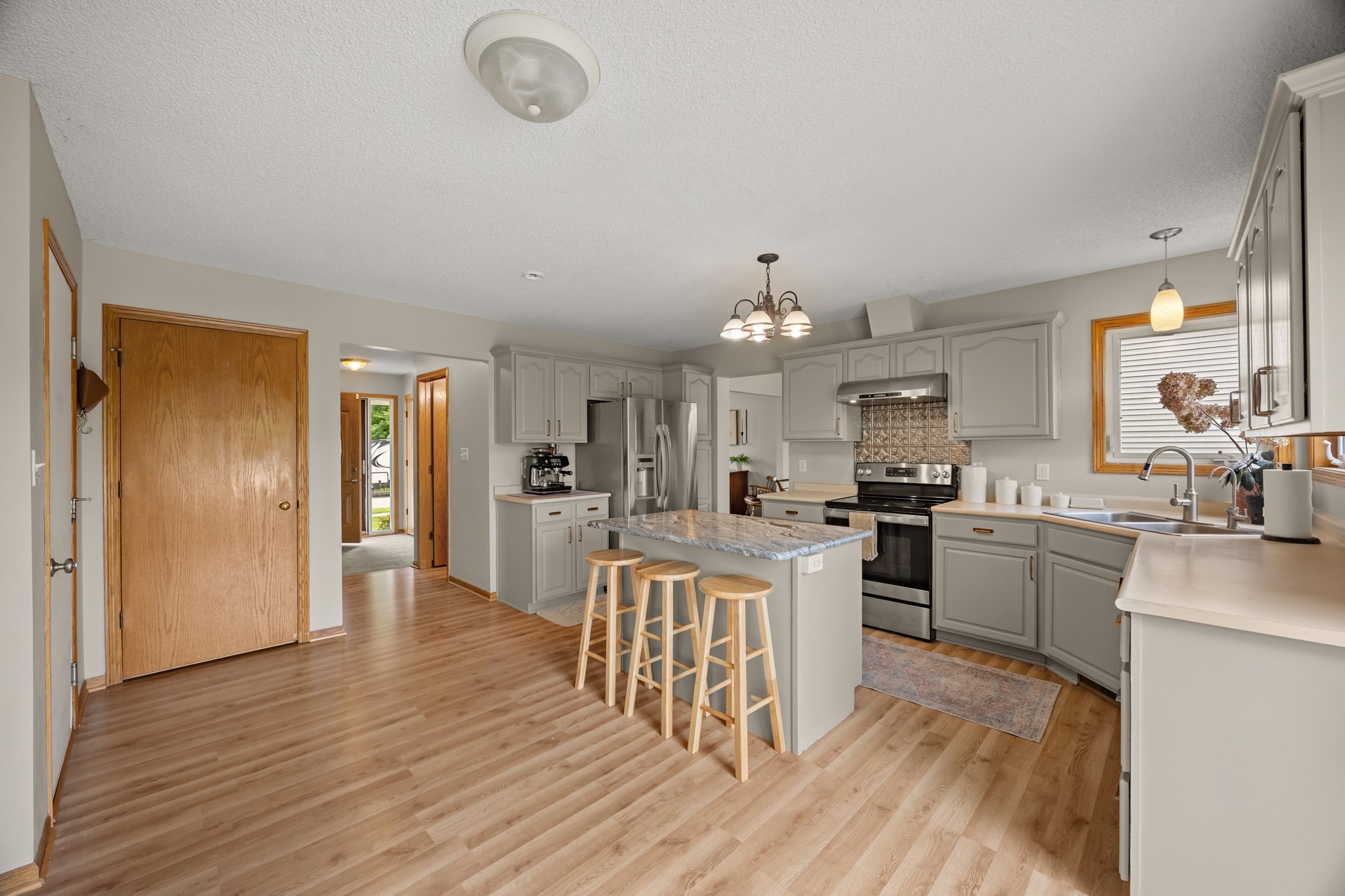 9217 Ridgeview Drive Property Photo 10