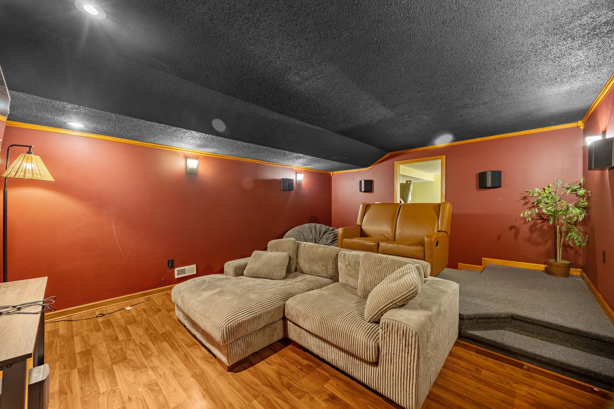 9217 Ridgeview Drive Property Photo 27