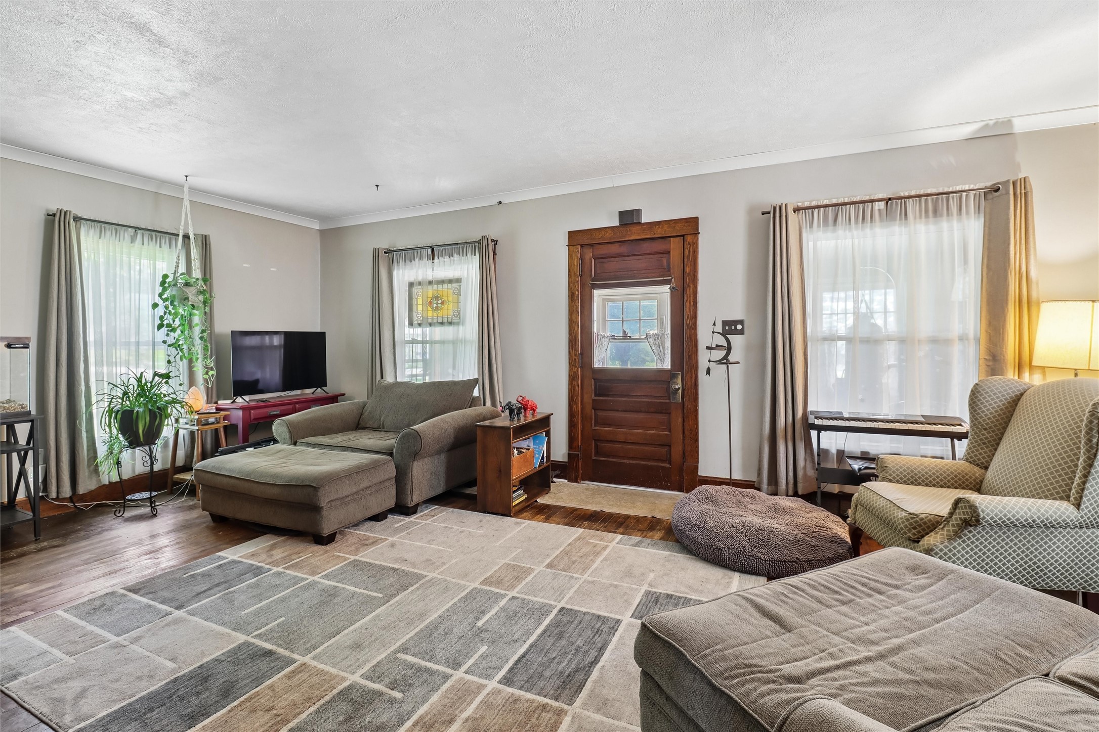 3917 11th Street Property Photo 4