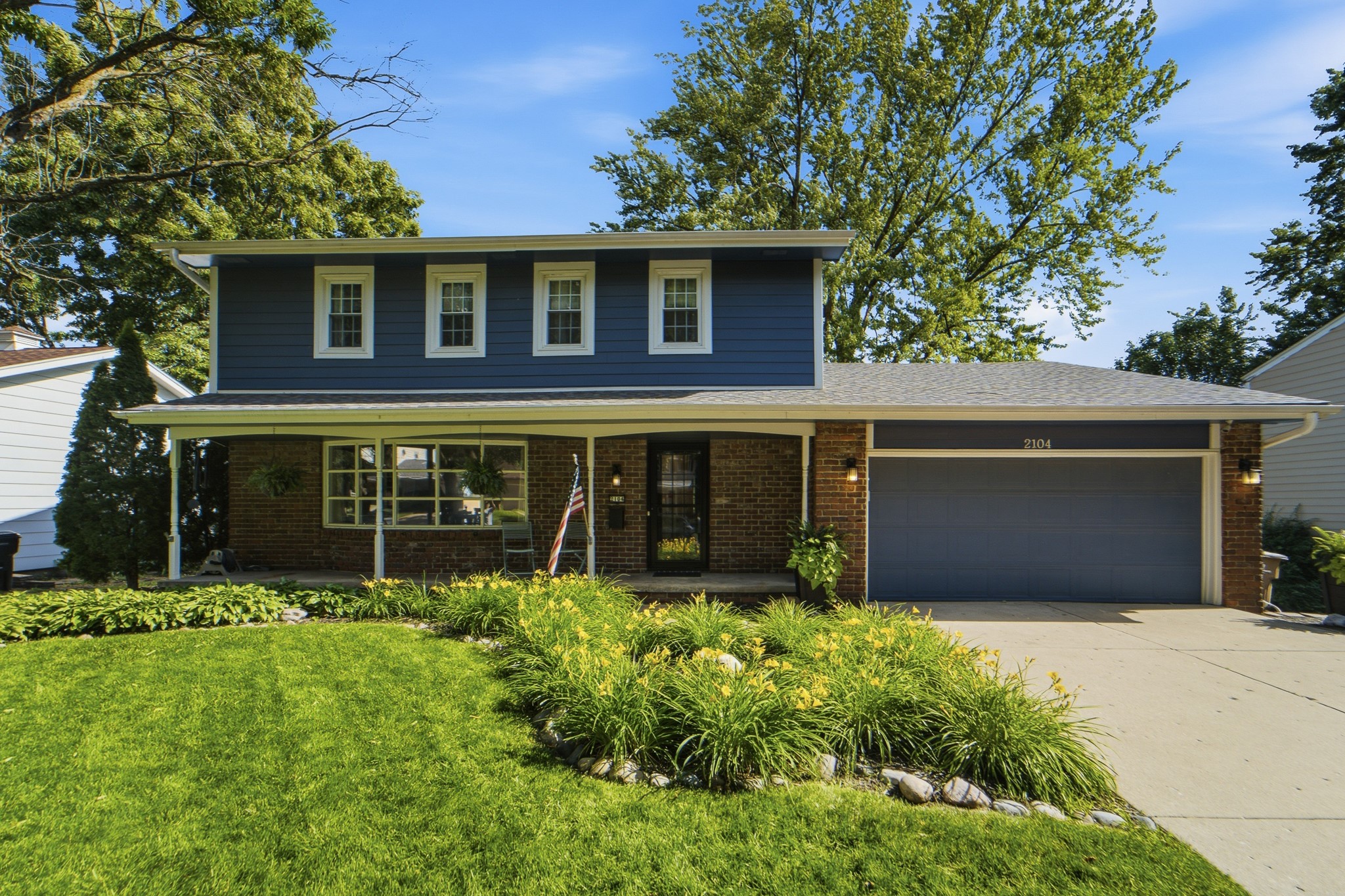 2104 Meadow Brook Drive Property Photo 1