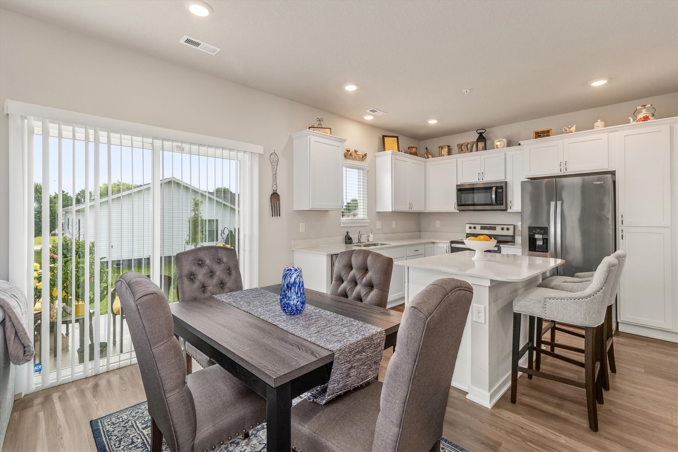 9536 Capstone Court Property Photo 8
