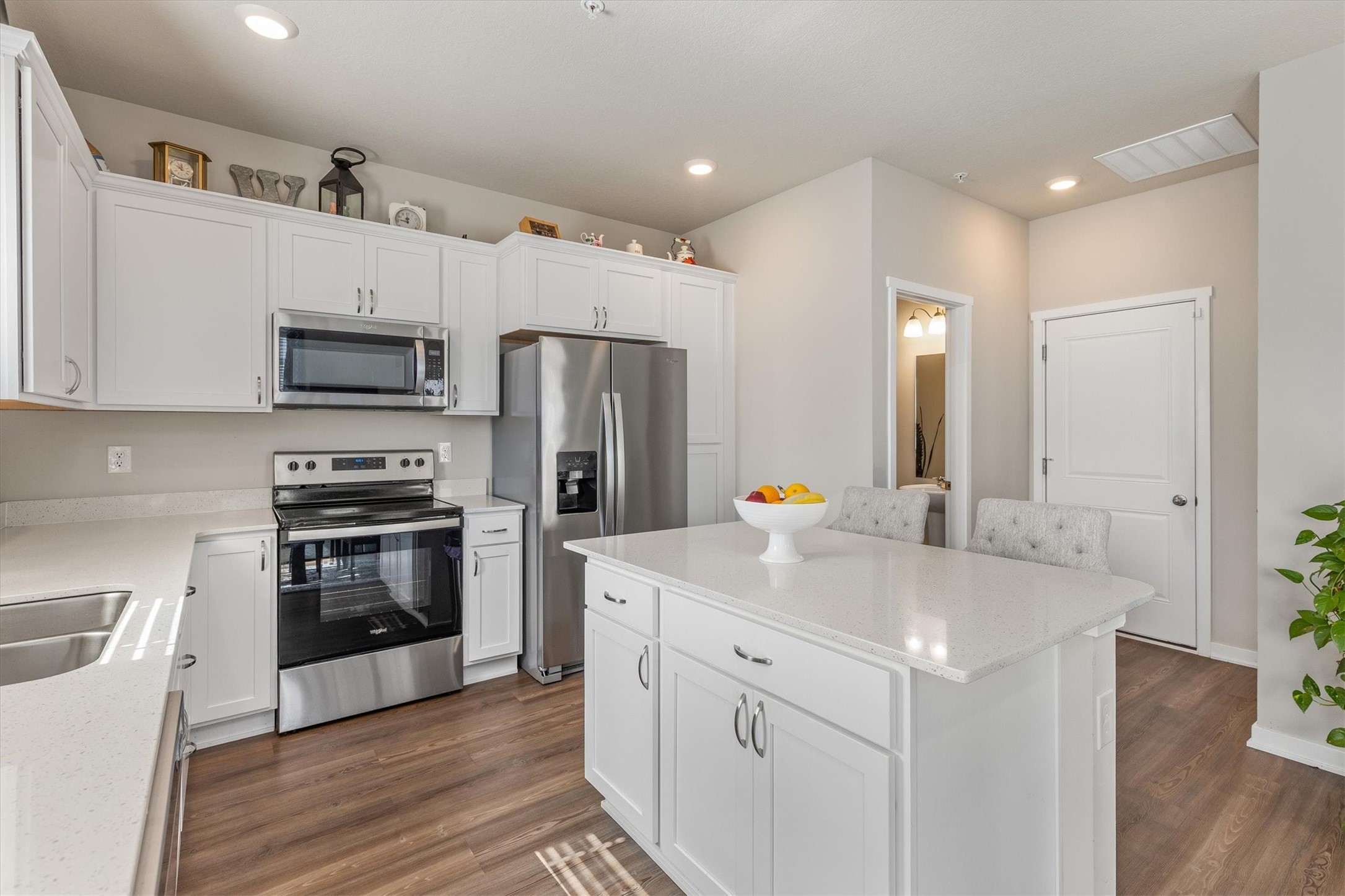 9536 Capstone Court Property Photo 11