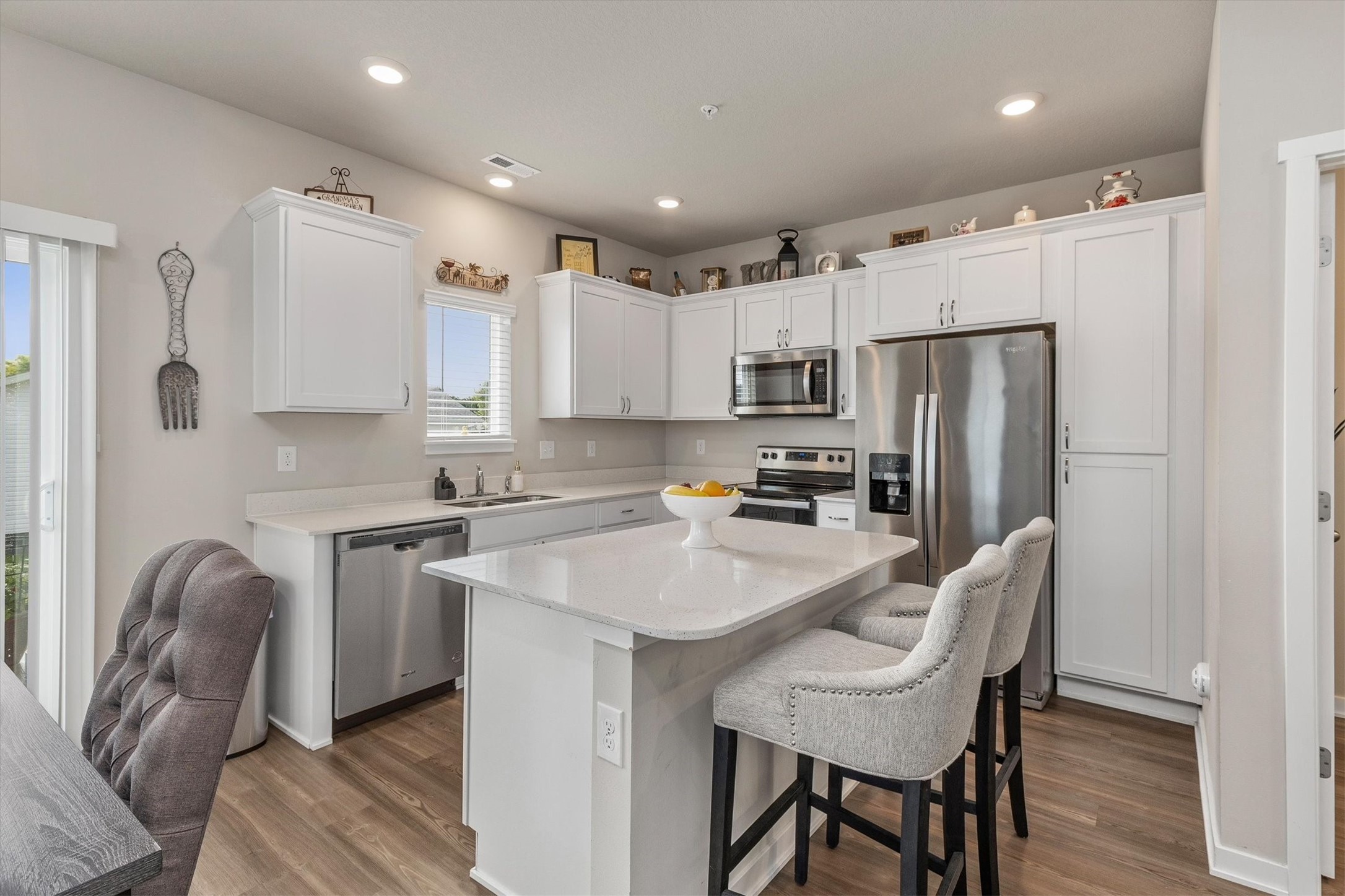 9536 Capstone Court Property Photo 14