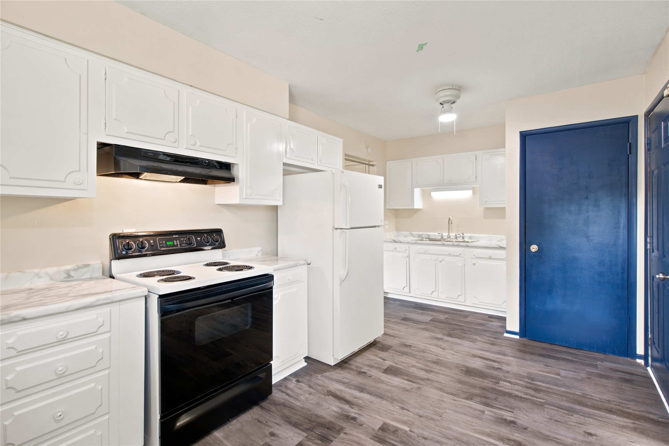 2754 Holcomb Avenue Property Photo 8