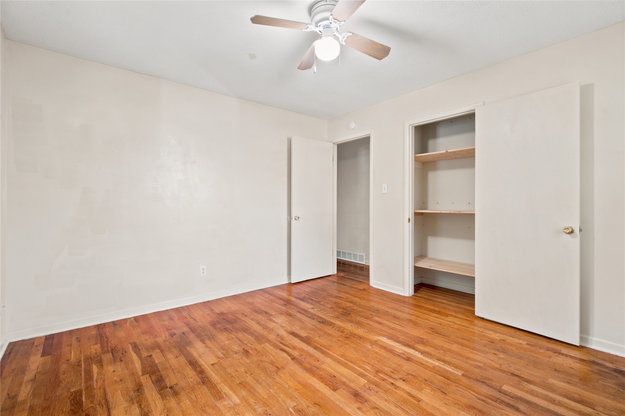 2754 Holcomb Avenue Property Photo 12
