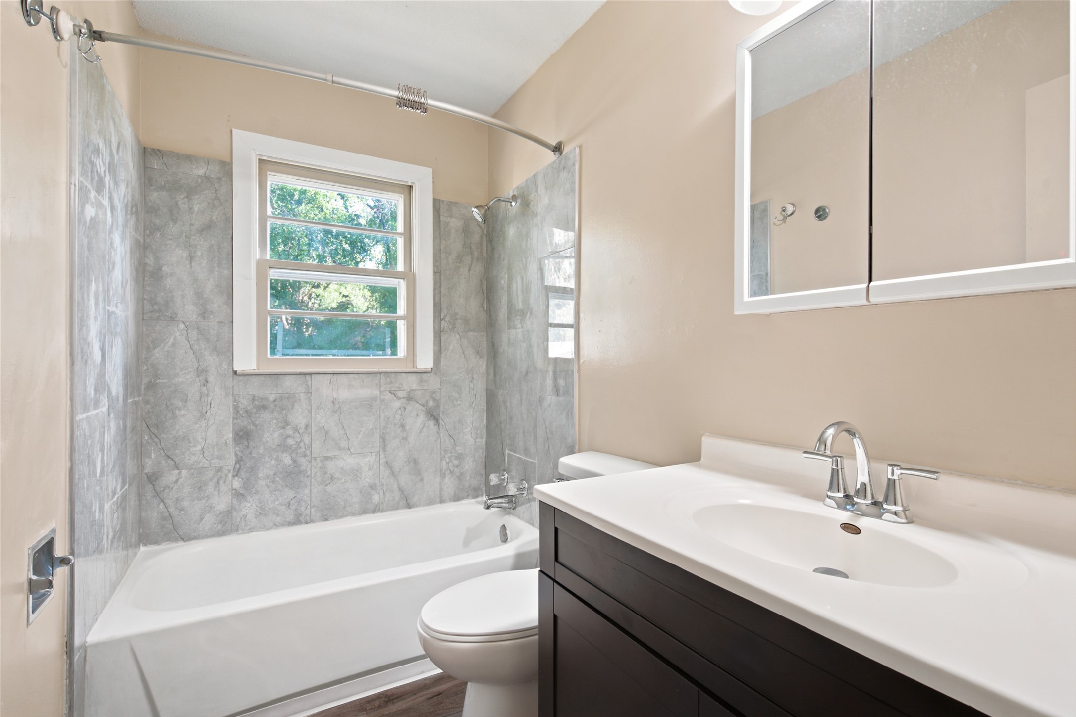 2754 Holcomb Avenue Property Photo 13
