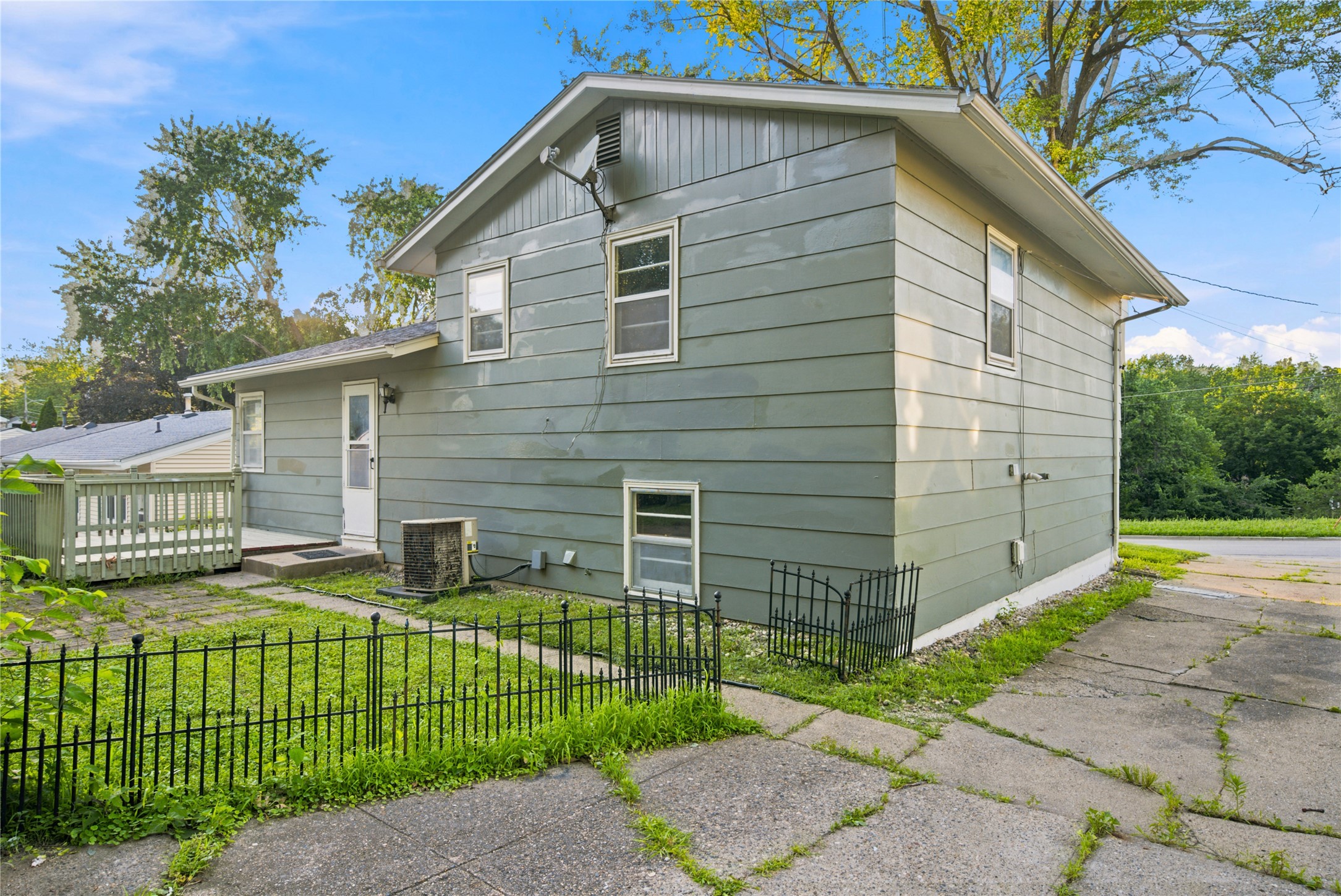 2754 Holcomb Avenue Property Photo 20