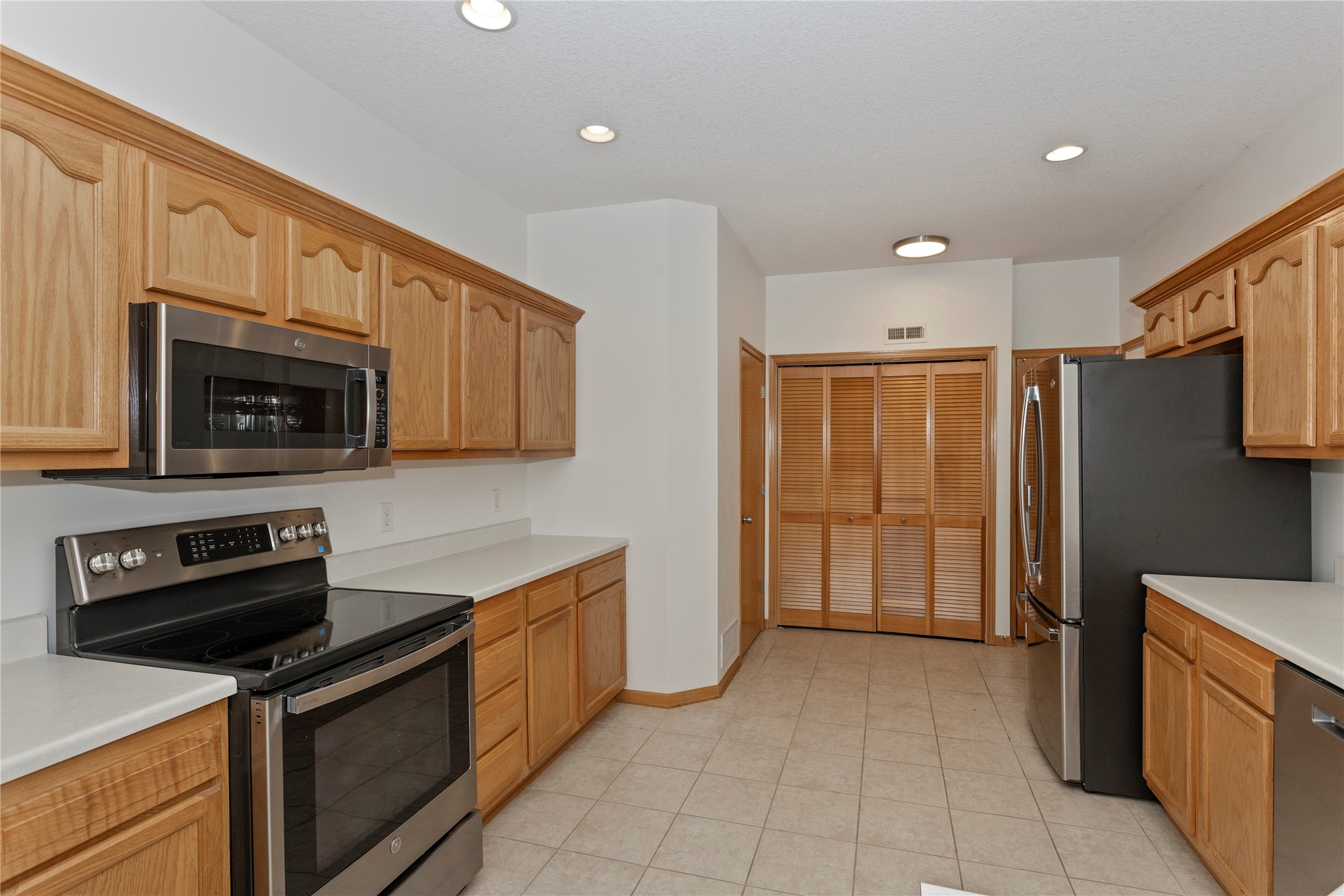 856 Se Mulberry Lane Property Photo 8