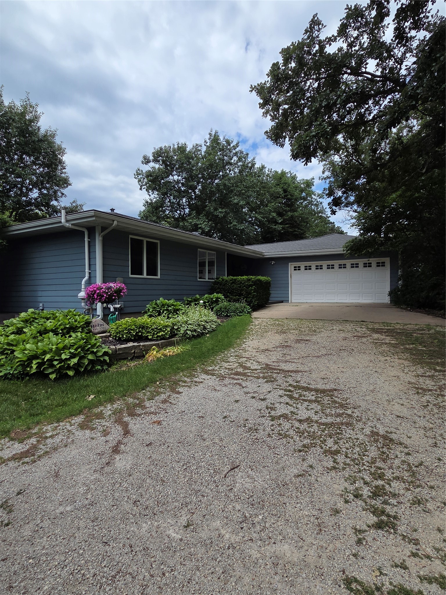 1105 Timberland Drive Property Photo 1
