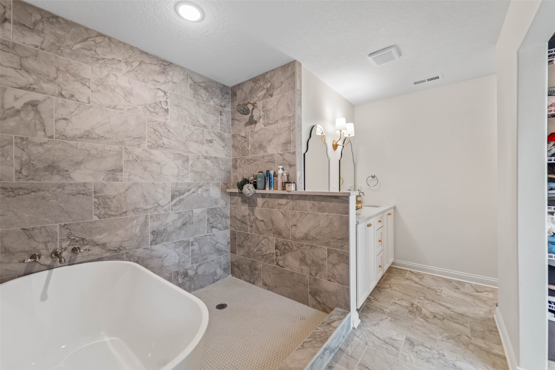 4716 90th Street Property Photo 15
