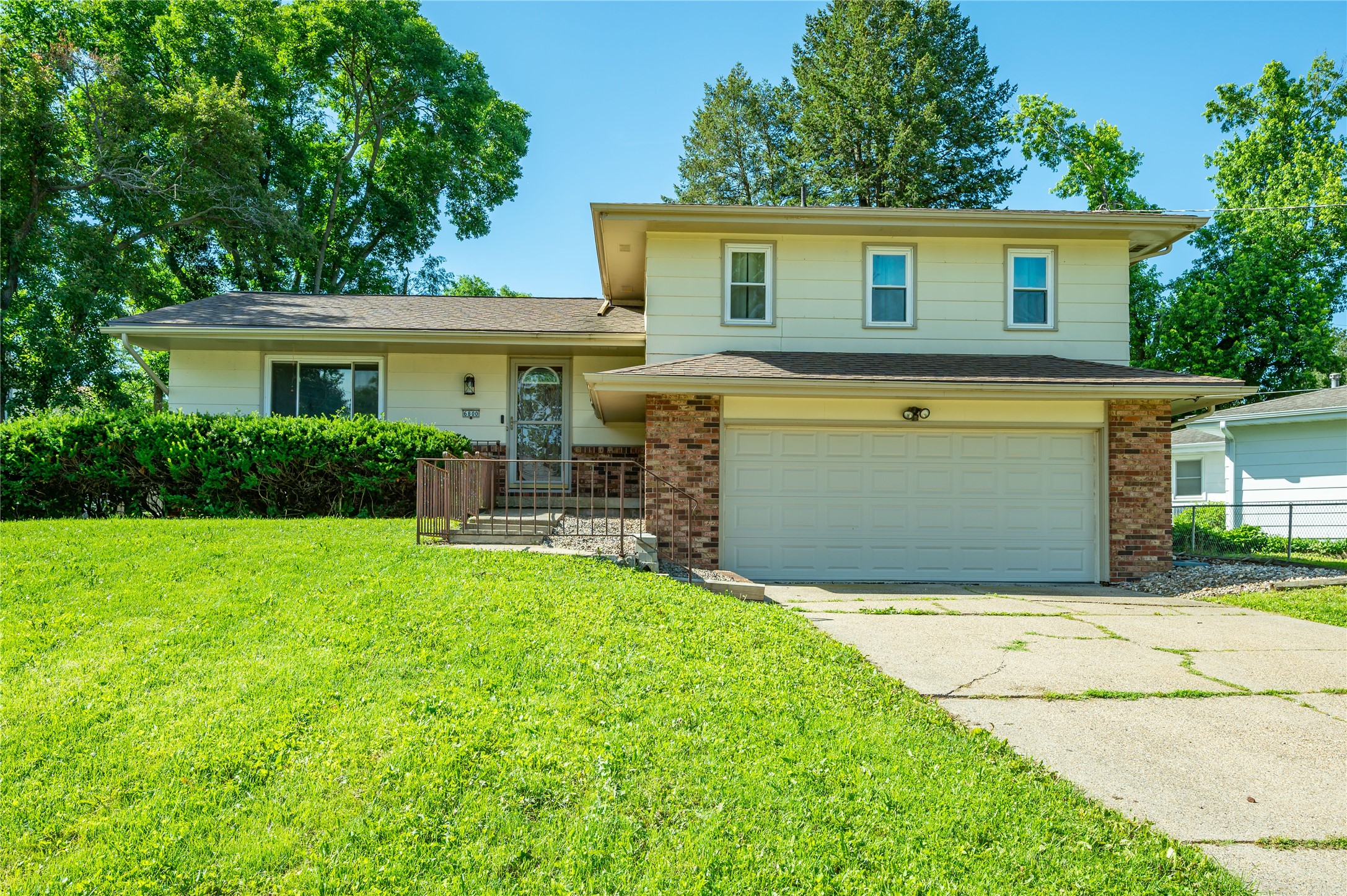 6800 Holcomb Avenue Property Photo 1