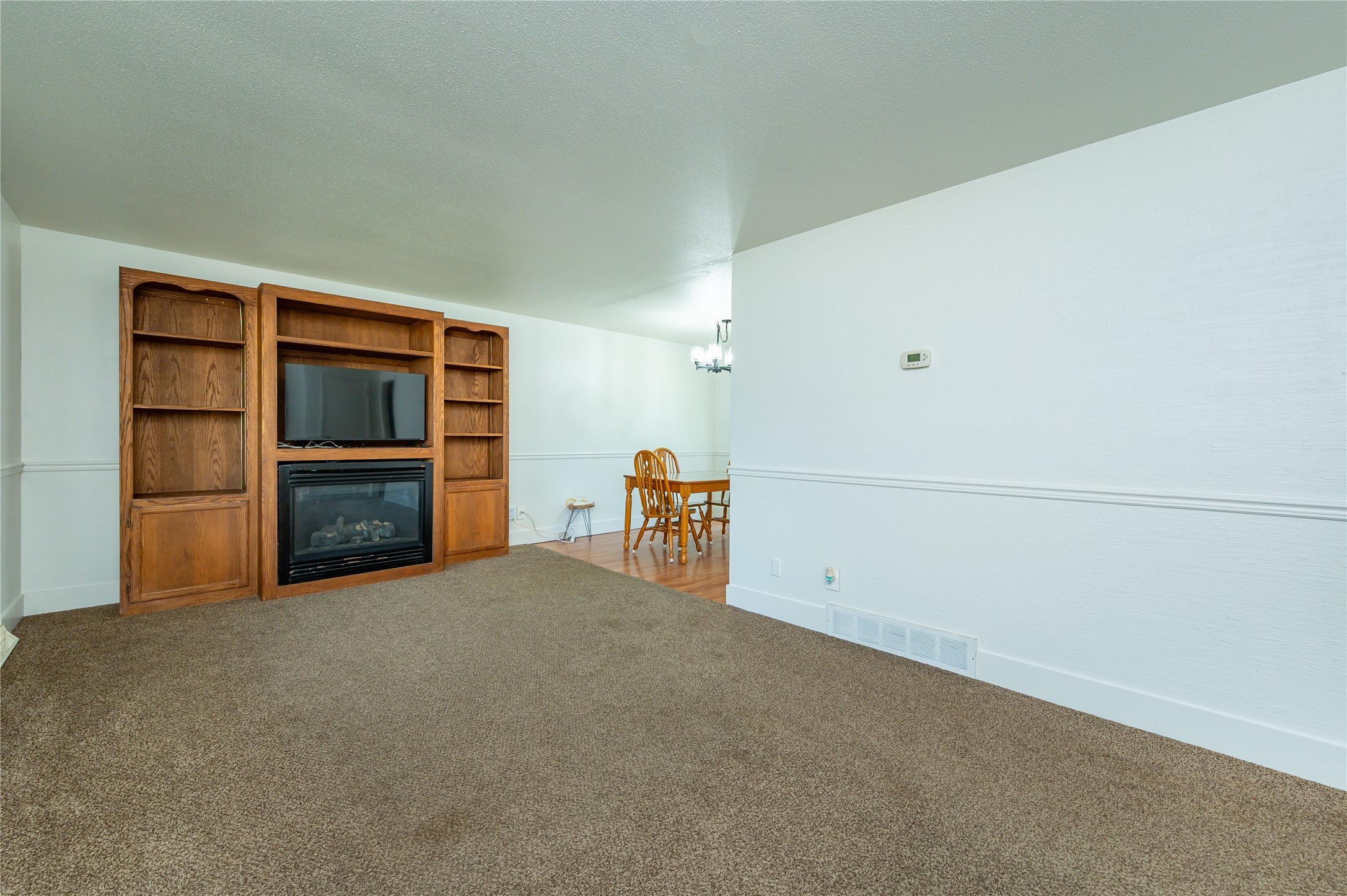 6800 Holcomb Avenue Property Photo 2