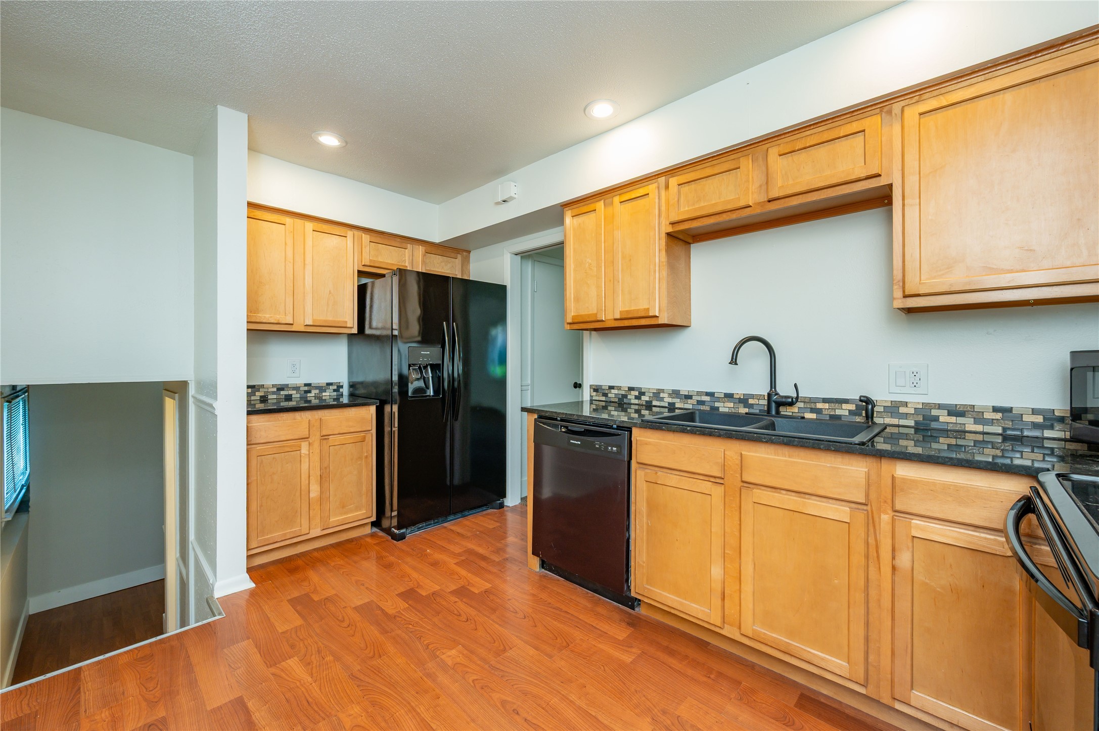 6800 Holcomb Avenue Property Photo 8