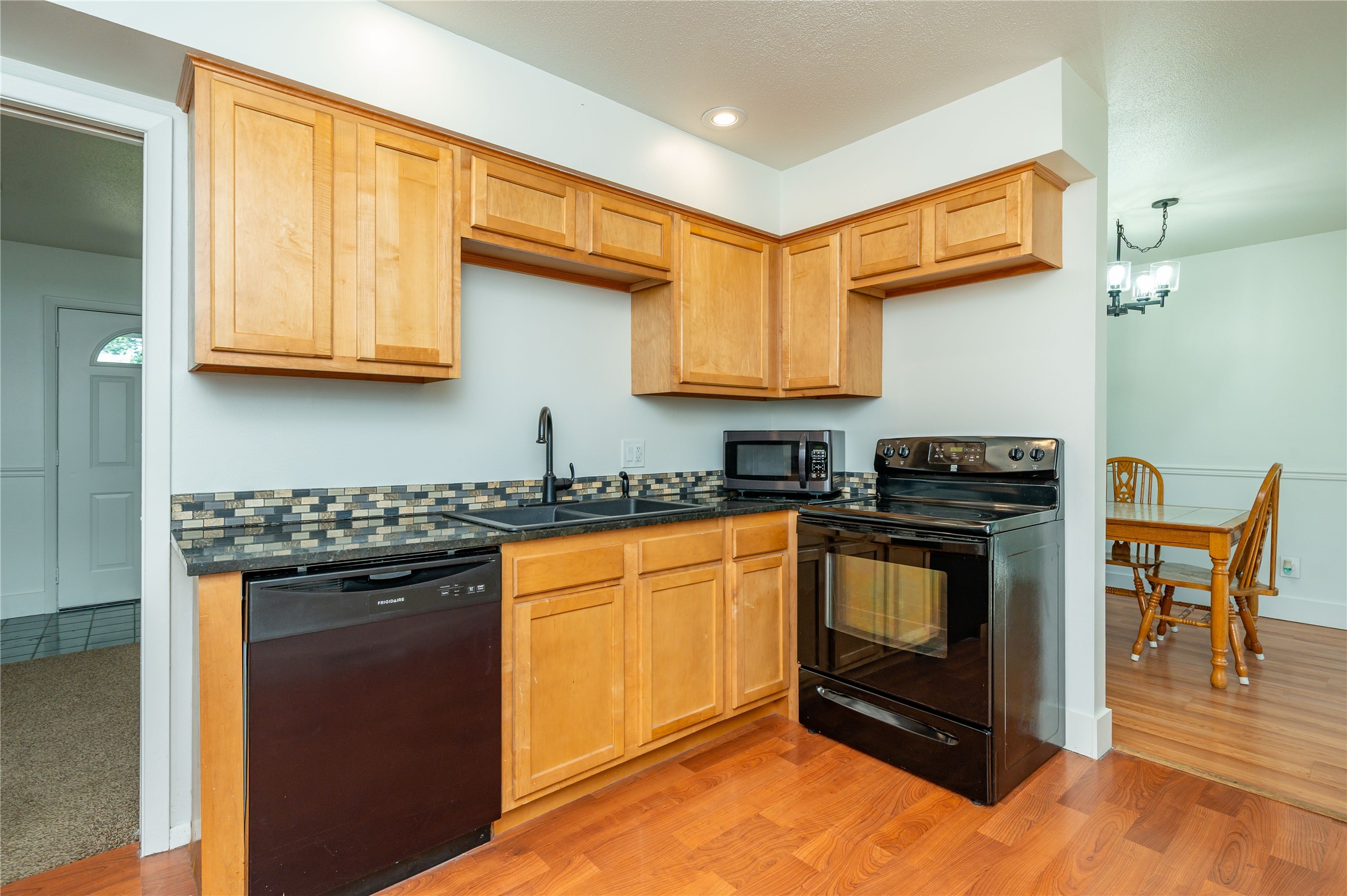 6800 Holcomb Avenue Property Photo 9