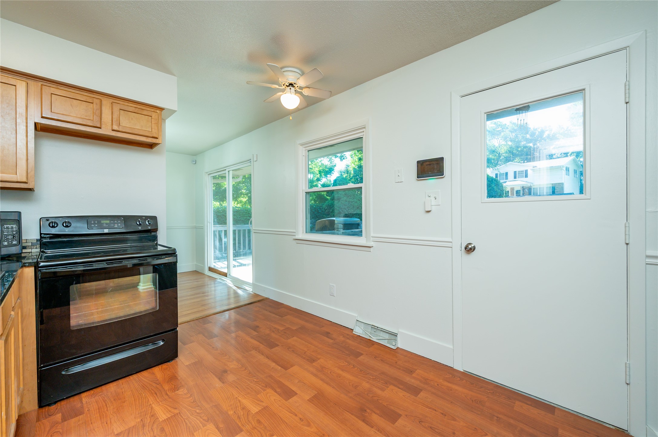 6800 Holcomb Avenue Property Photo 10