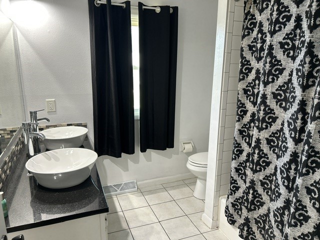 6800 Holcomb Avenue Property Photo 13