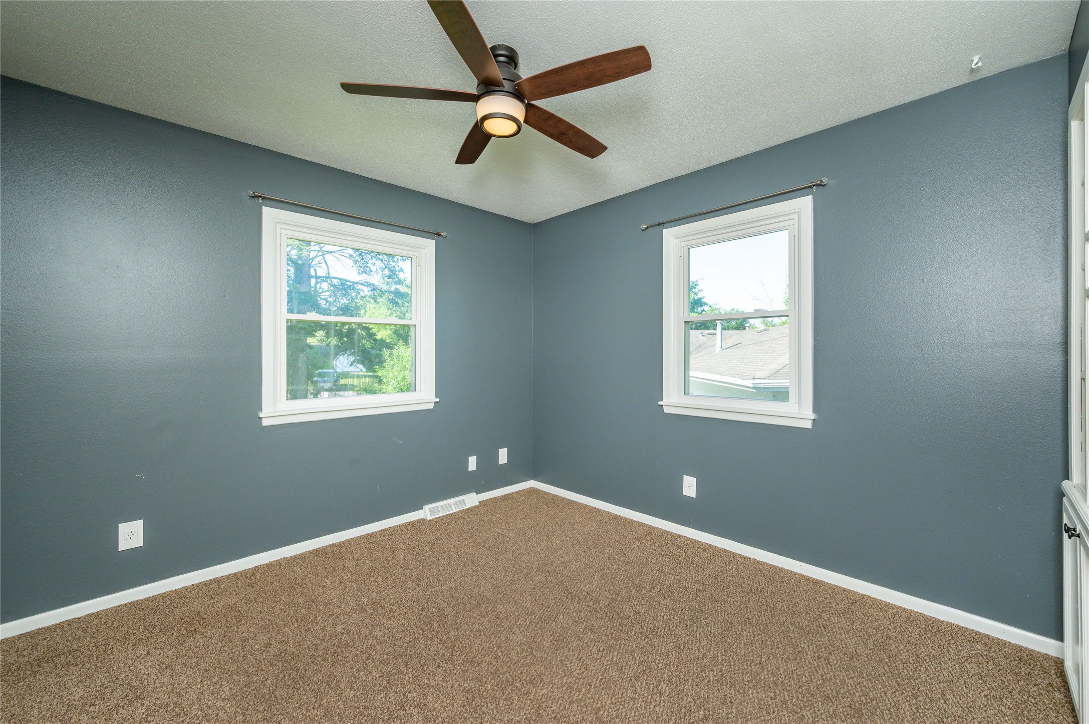 6800 Holcomb Avenue Property Photo 14