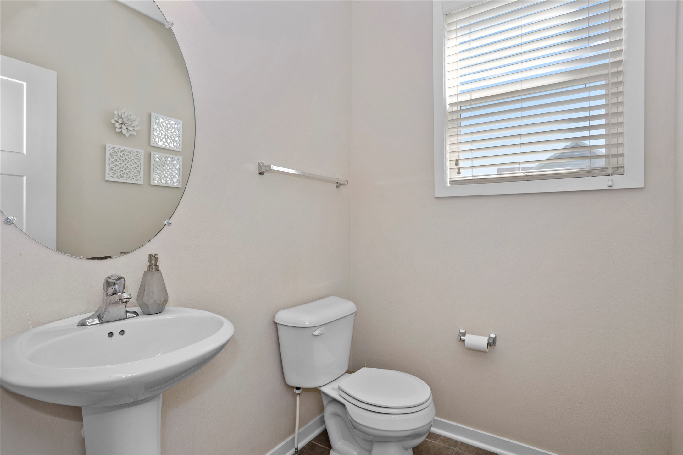 7876 Beechtree Lane Property Photo 16