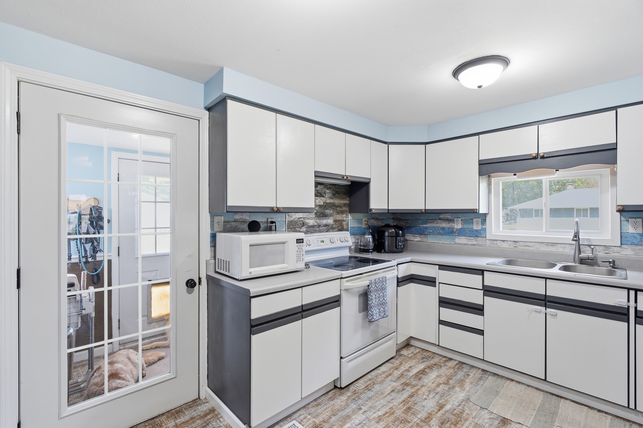 1705 Vine Street Property Photo 8