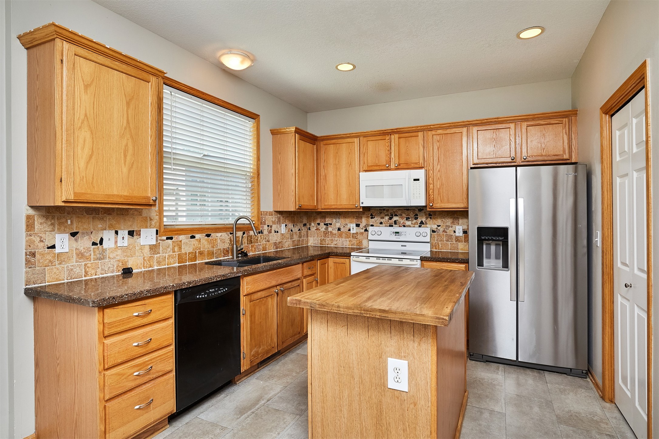 7732 Beechtree Lane Property Photo 3