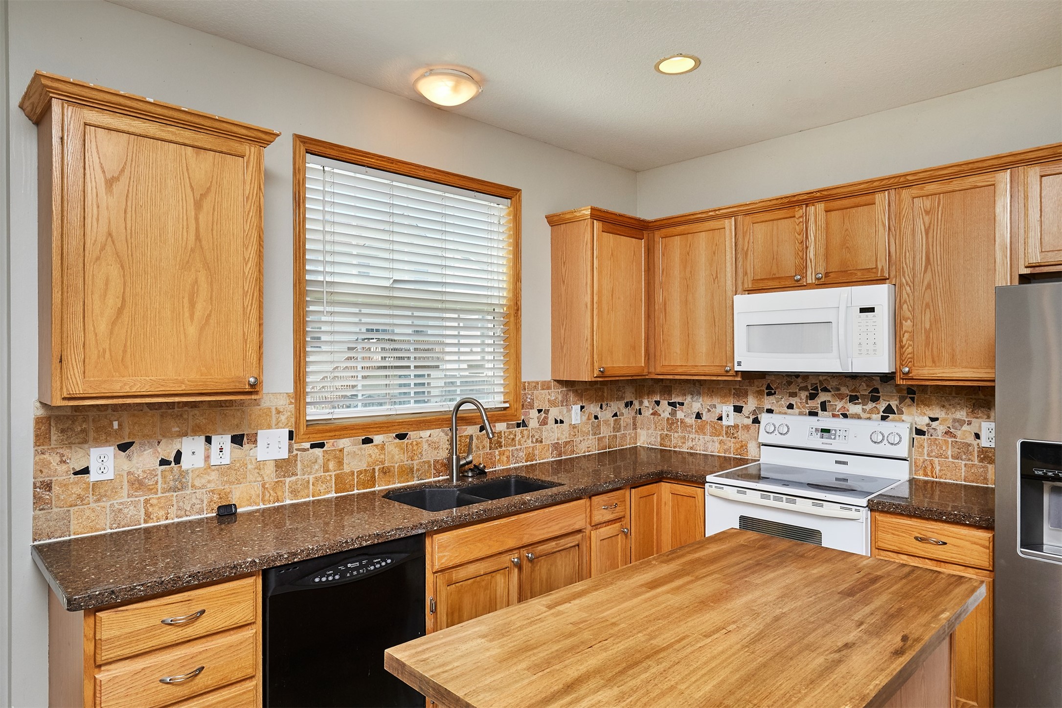 7732 Beechtree Lane Property Photo 4
