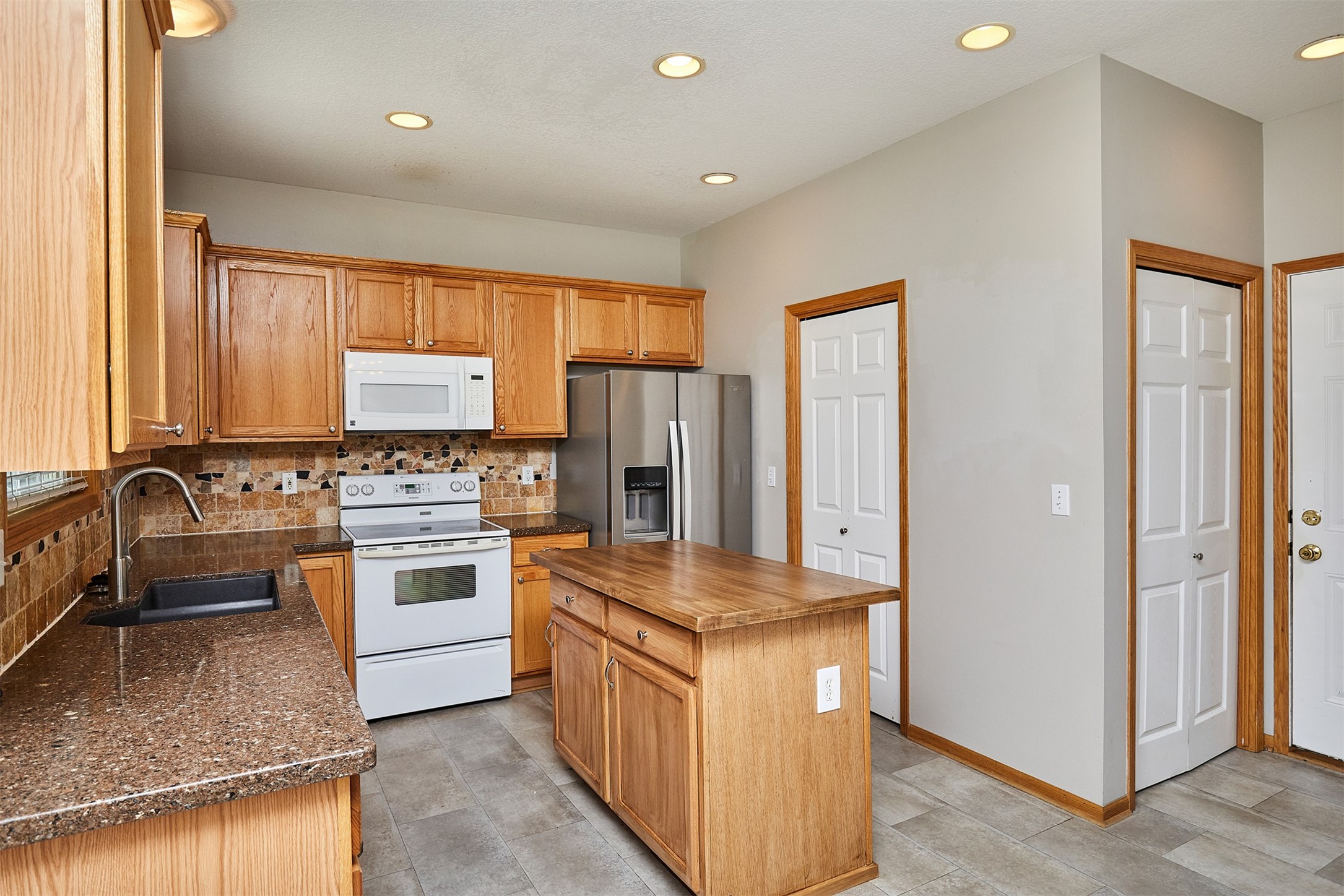 7732 Beechtree Lane Property Photo 5
