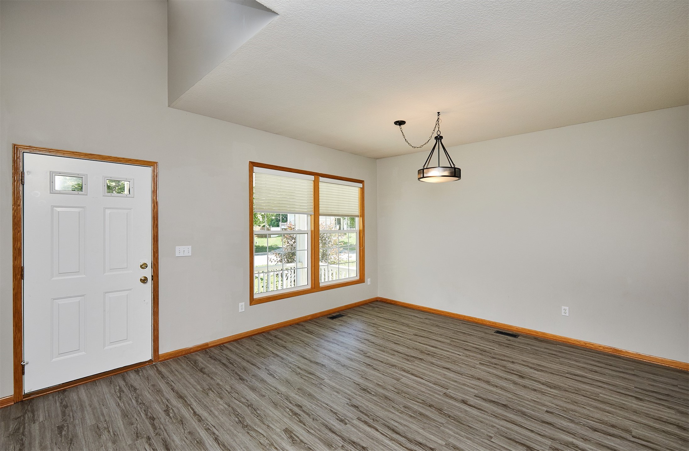 7732 Beechtree Lane Property Photo 6