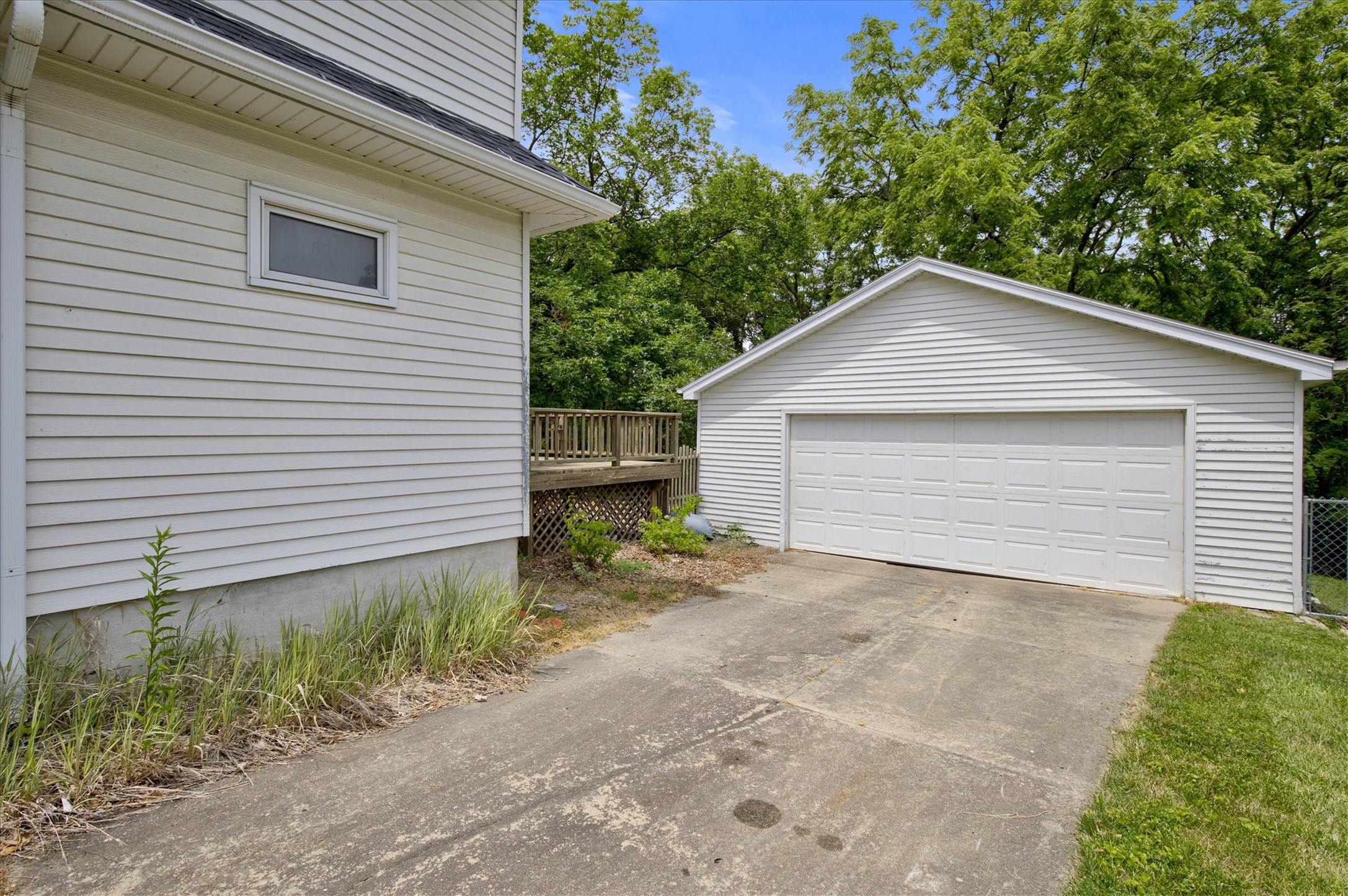 410 W Elm Street Property Photo 2