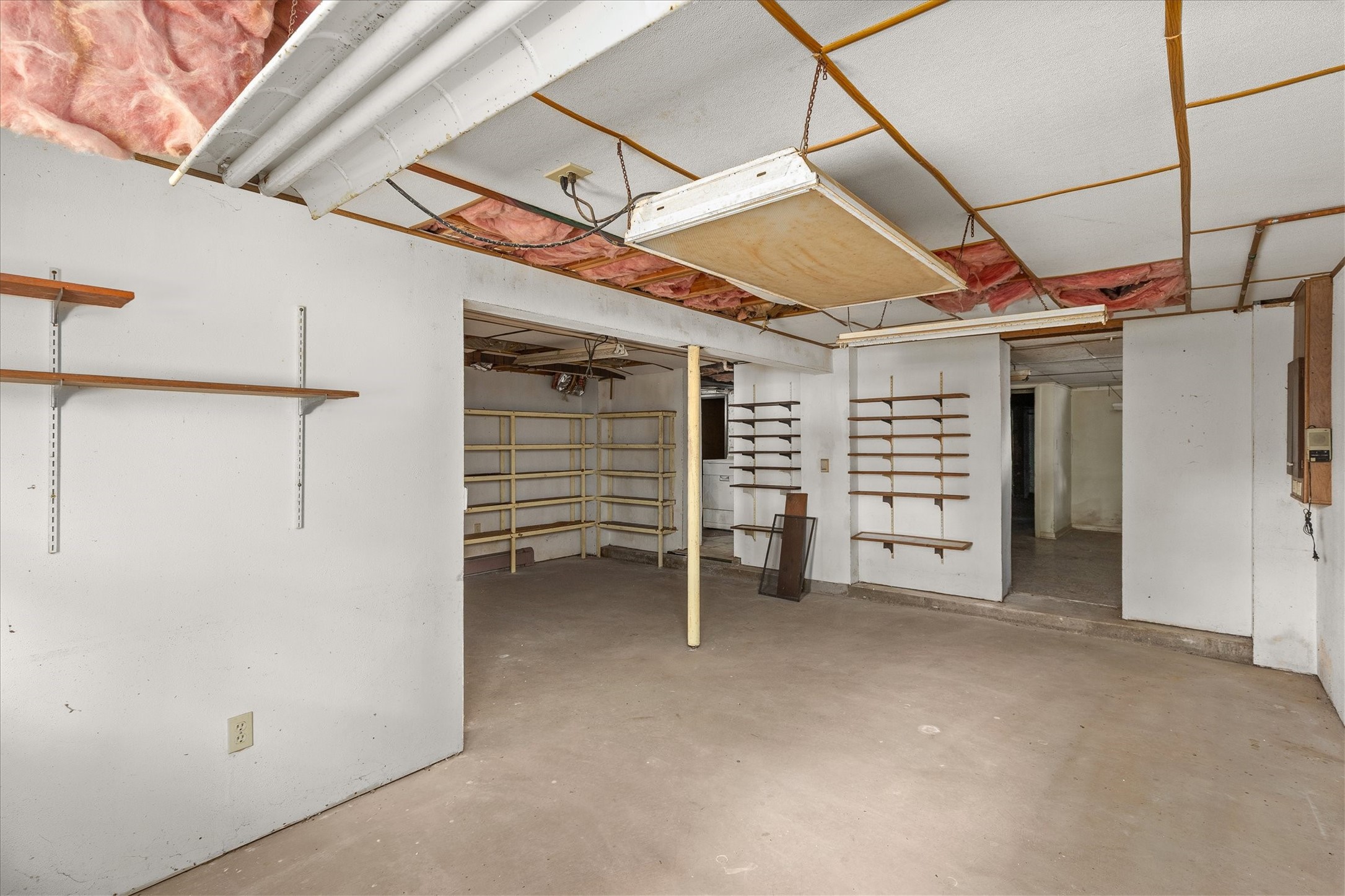 410 W Elm Street Property Photo 31