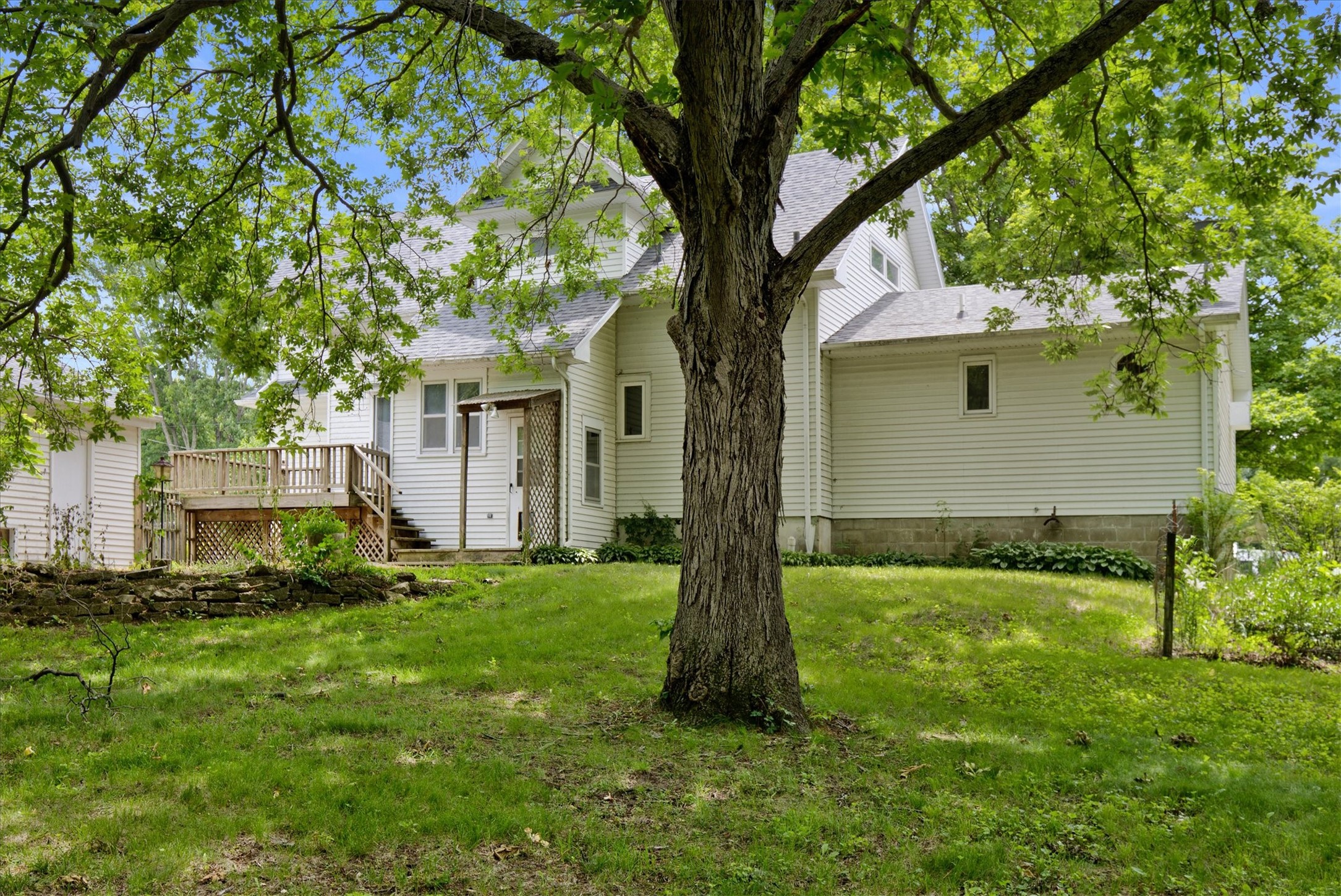 410 W Elm Street Property Photo 32