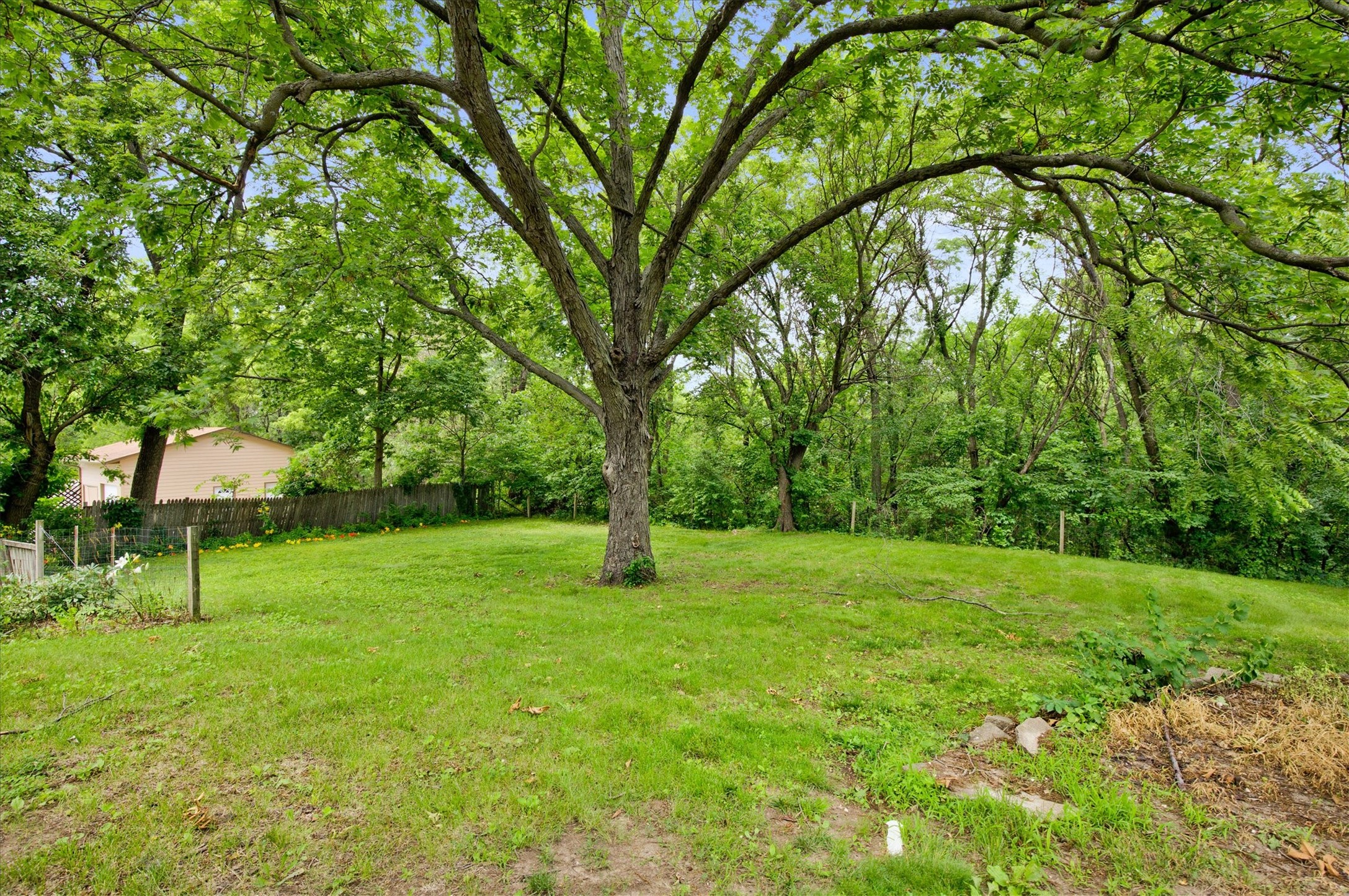 410 W Elm Street Property Photo 35