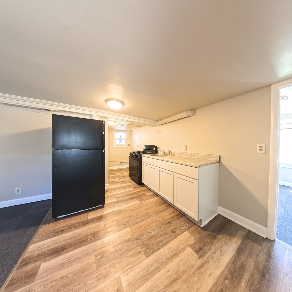 2938 E Euclid Avenue Property Photo 2