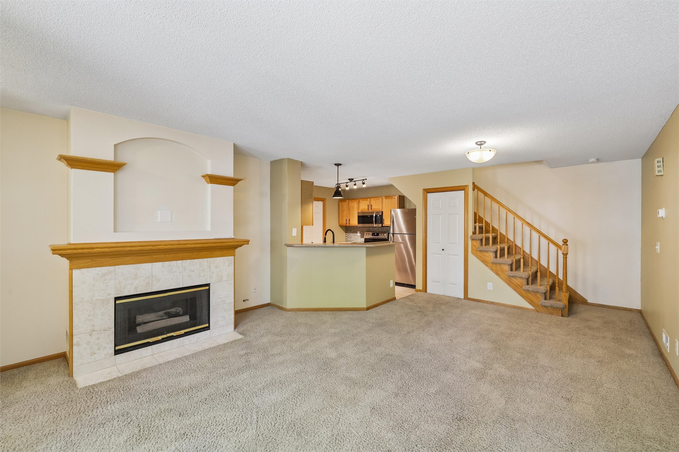 811 Burr Oaks Drive 1102 Property Photo 4