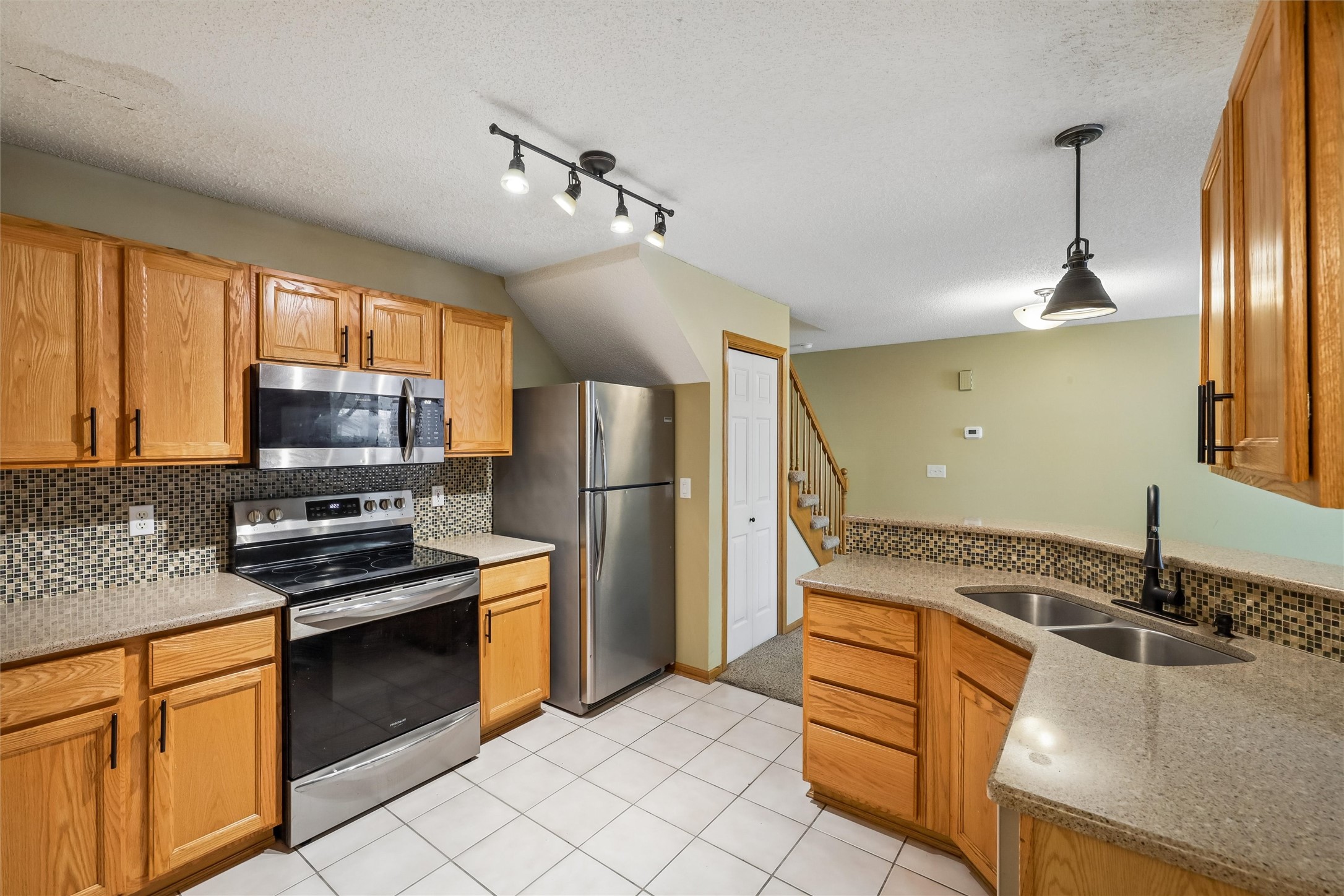 811 Burr Oaks Drive 1102 Property Photo 8